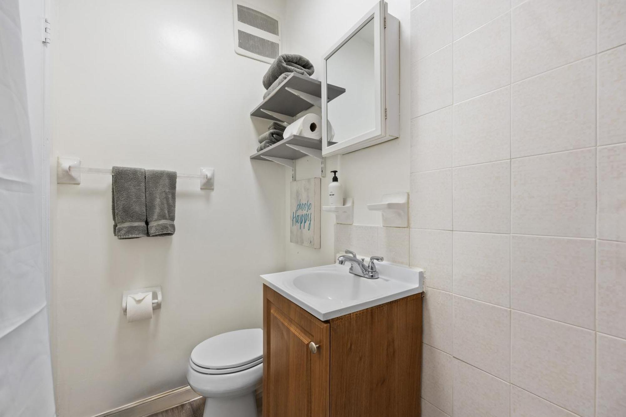 Lovely 2bed And 2bath With Unbeatable Location Apartment *