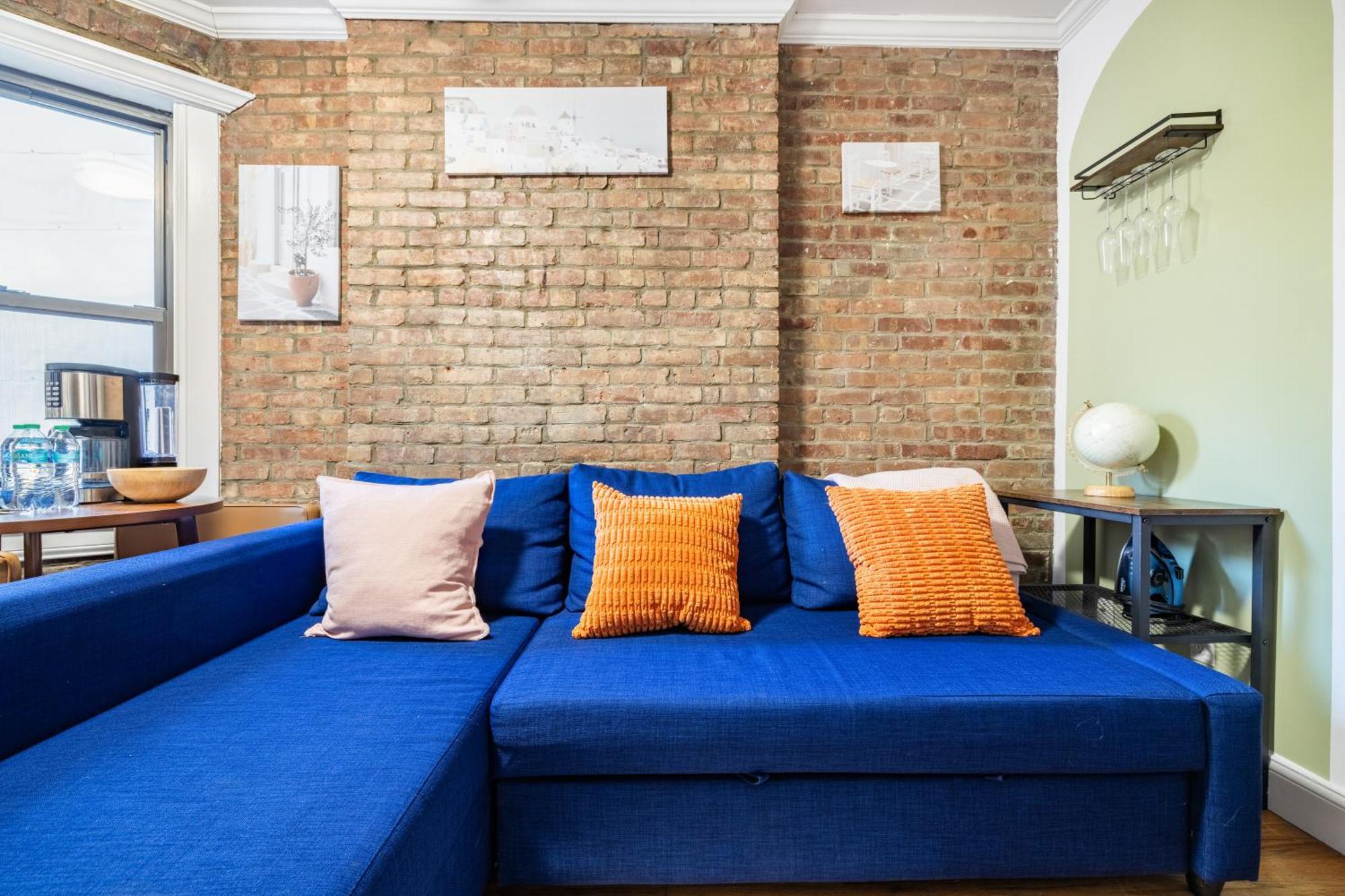 Apartment 2 Bedroom Unit In Lower Manhattan *