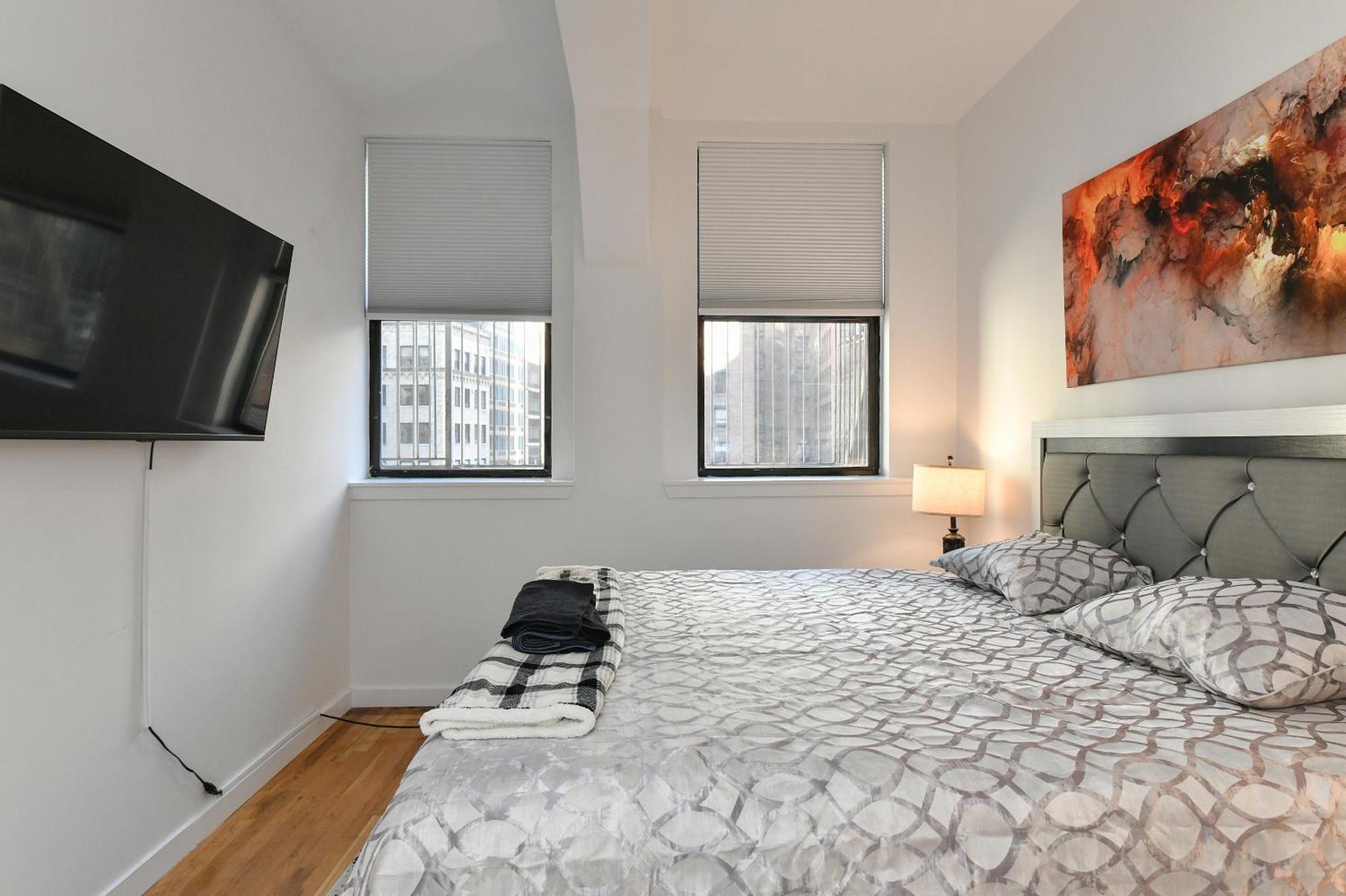 Luxury 3 Bedroom Retreat In Downtown Manhattan