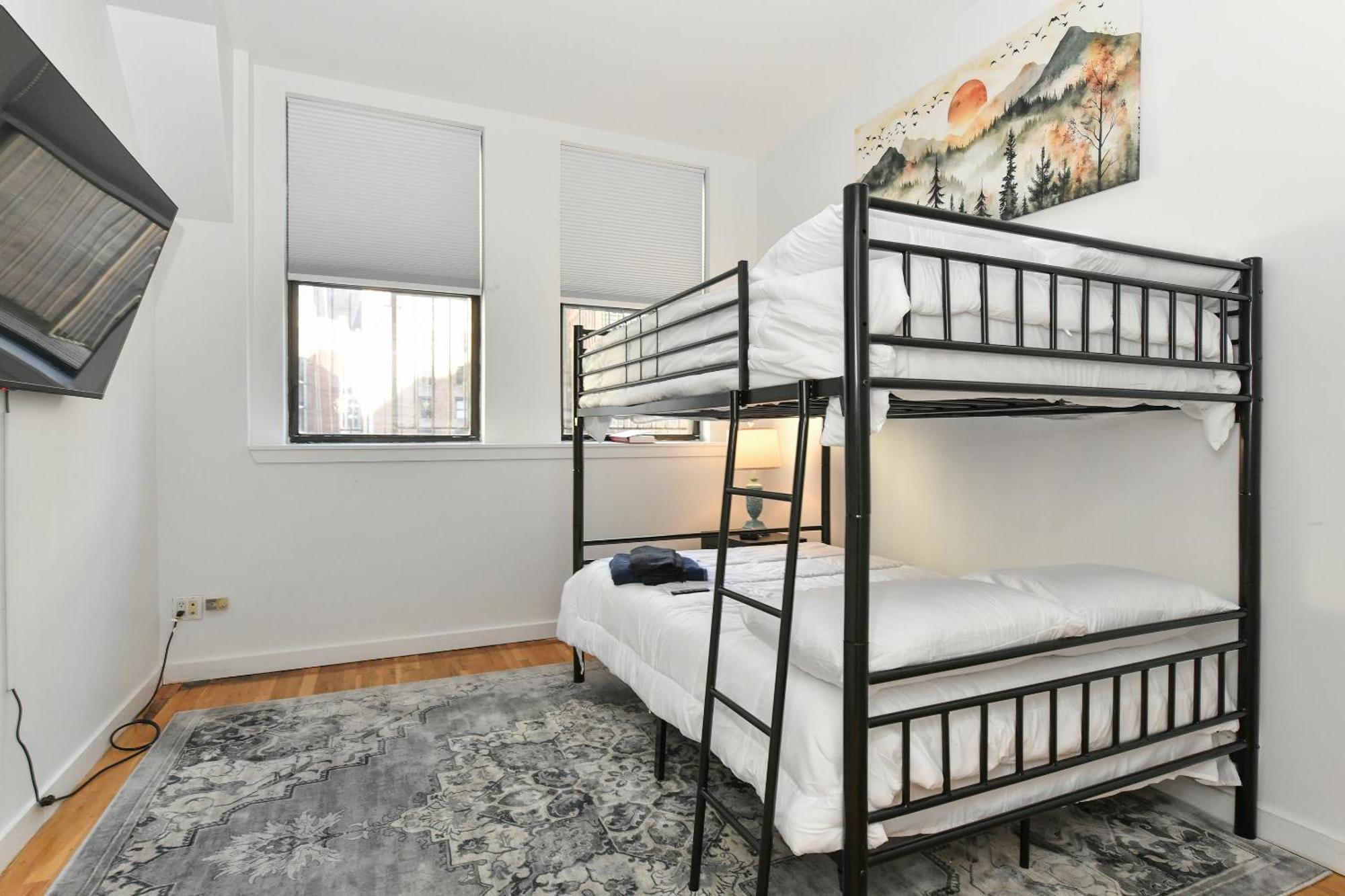 Luxury 3 Bedroom Retreat In Downtown Manhattan Apartment