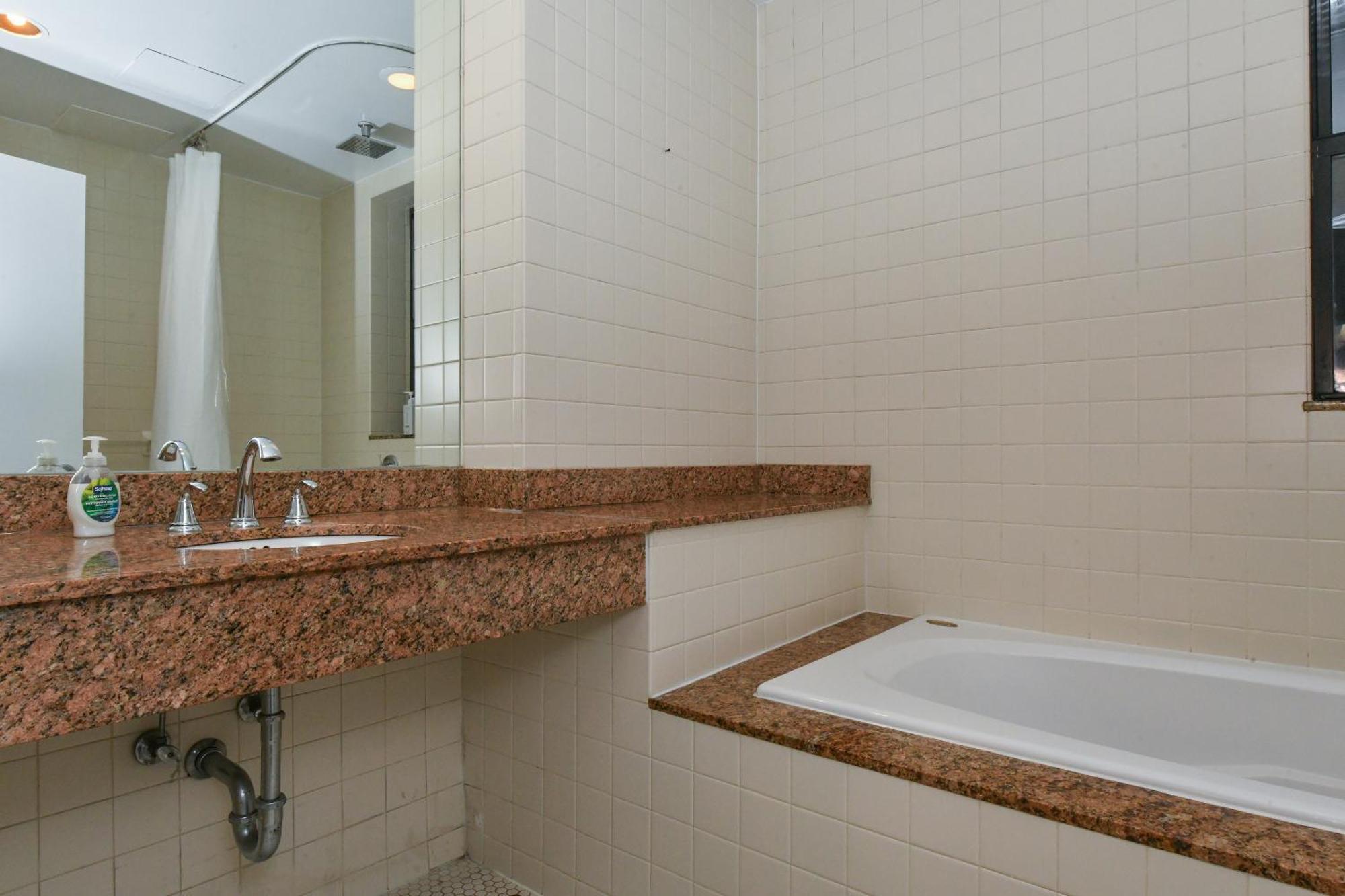 Apartment Luxury 3 Bedroom Retreat In Downtown Manhattan *
