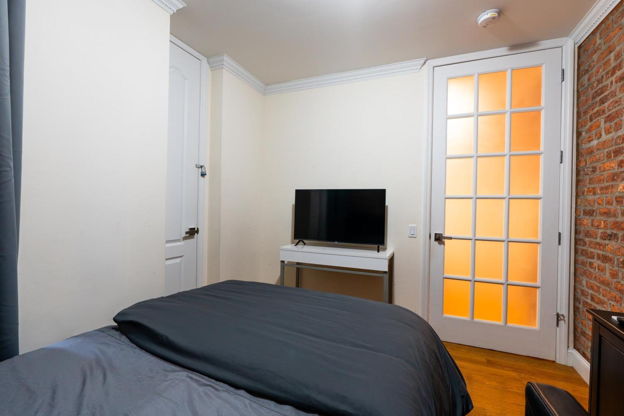 Modern By Park - 3 Br Apartment