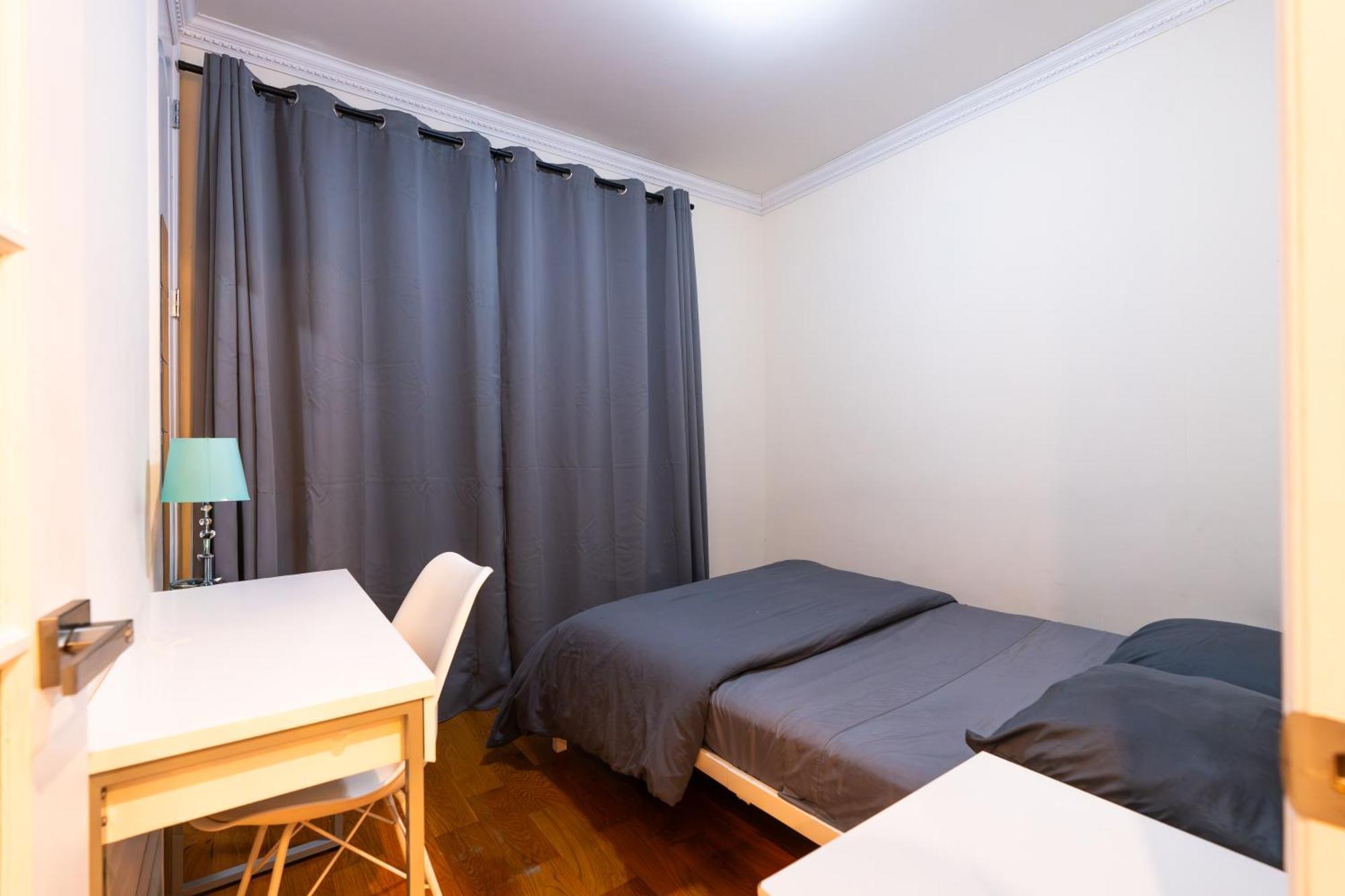 Modern By Park - 3 Br Apartment