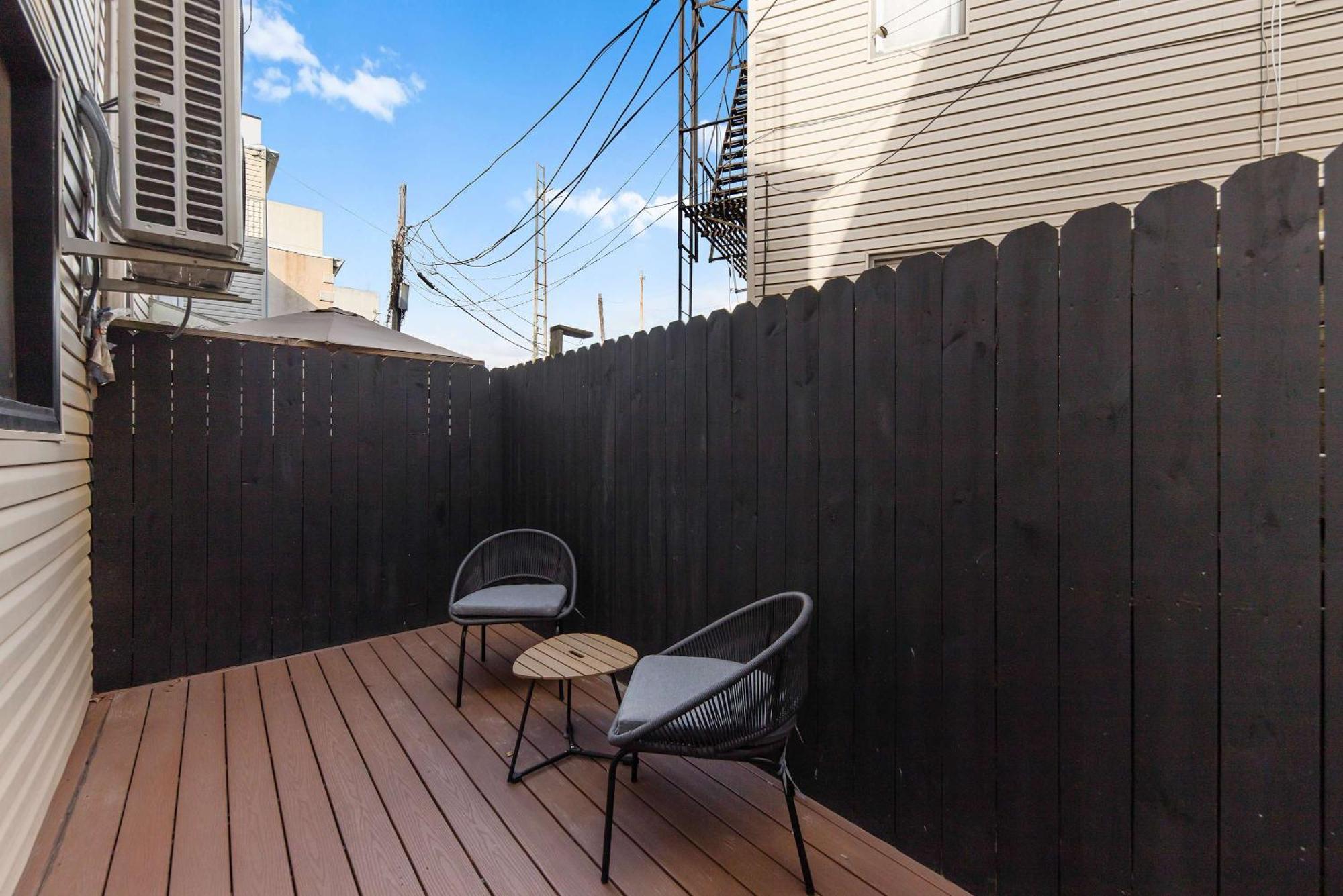 10-1 Stylish Townhouse Oasis In Greenpoint New York