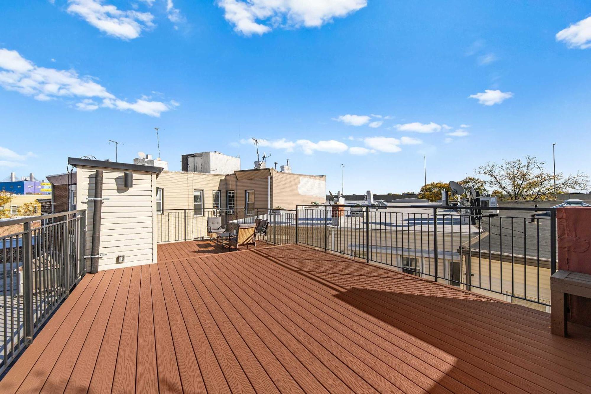 Holiday home 10-1 Stylish Townhouse Oasis In Greenpoint