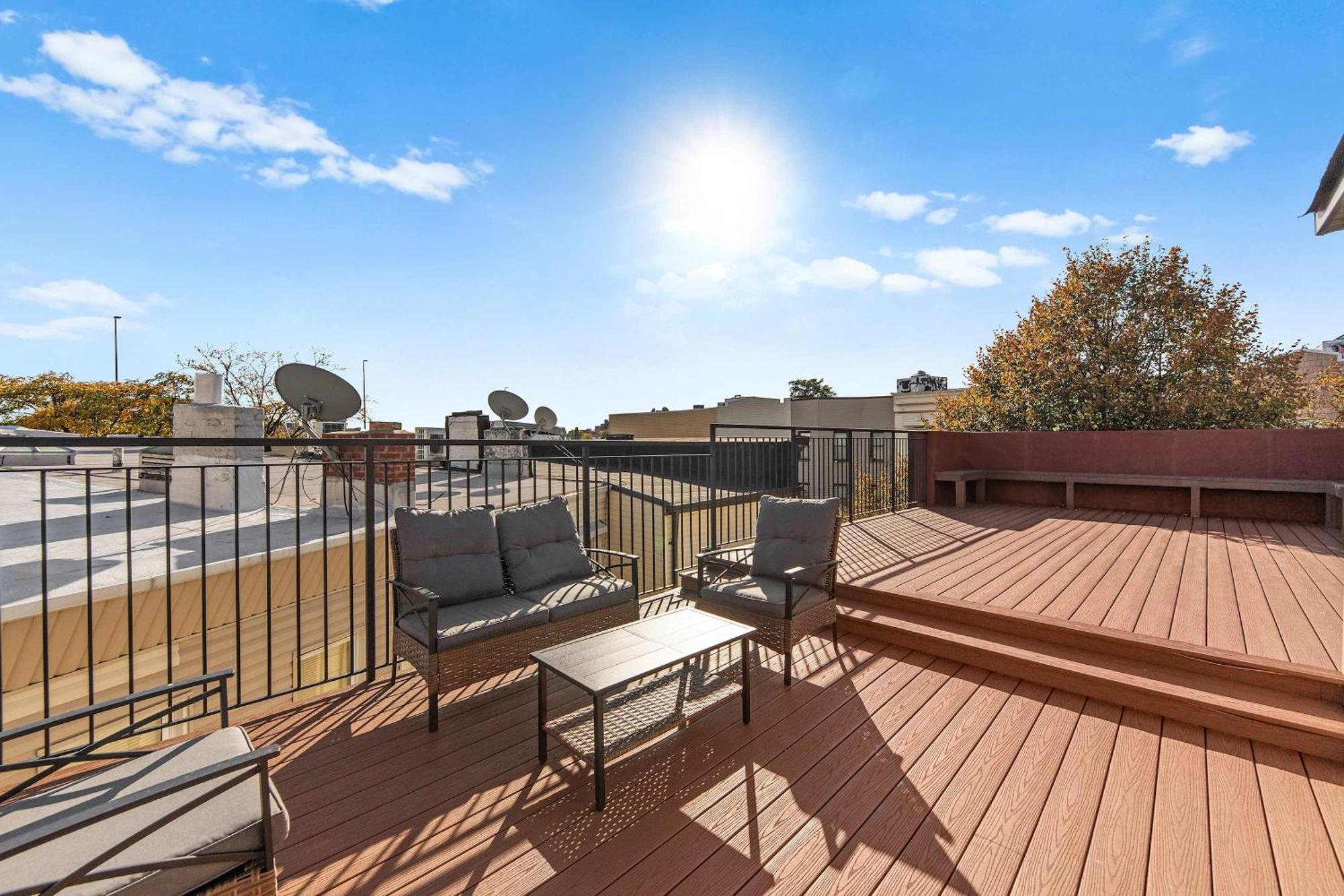 10-1 Stylish Townhouse Oasis In Greenpoint Holiday home *