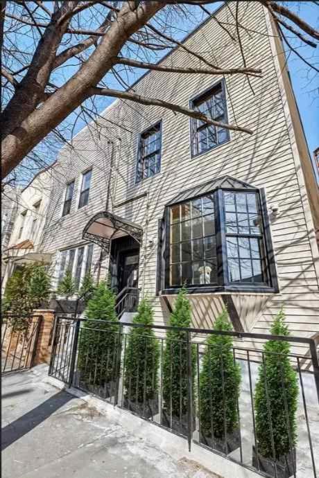 10-1 Stylish Townhouse Oasis In Greenpoint Holiday home New York