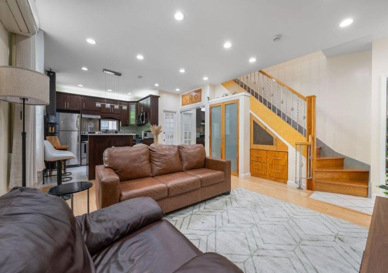 Apartment Amazing Location Murray Hill 3 Bedroom ,june To Aug 90 Days Required *