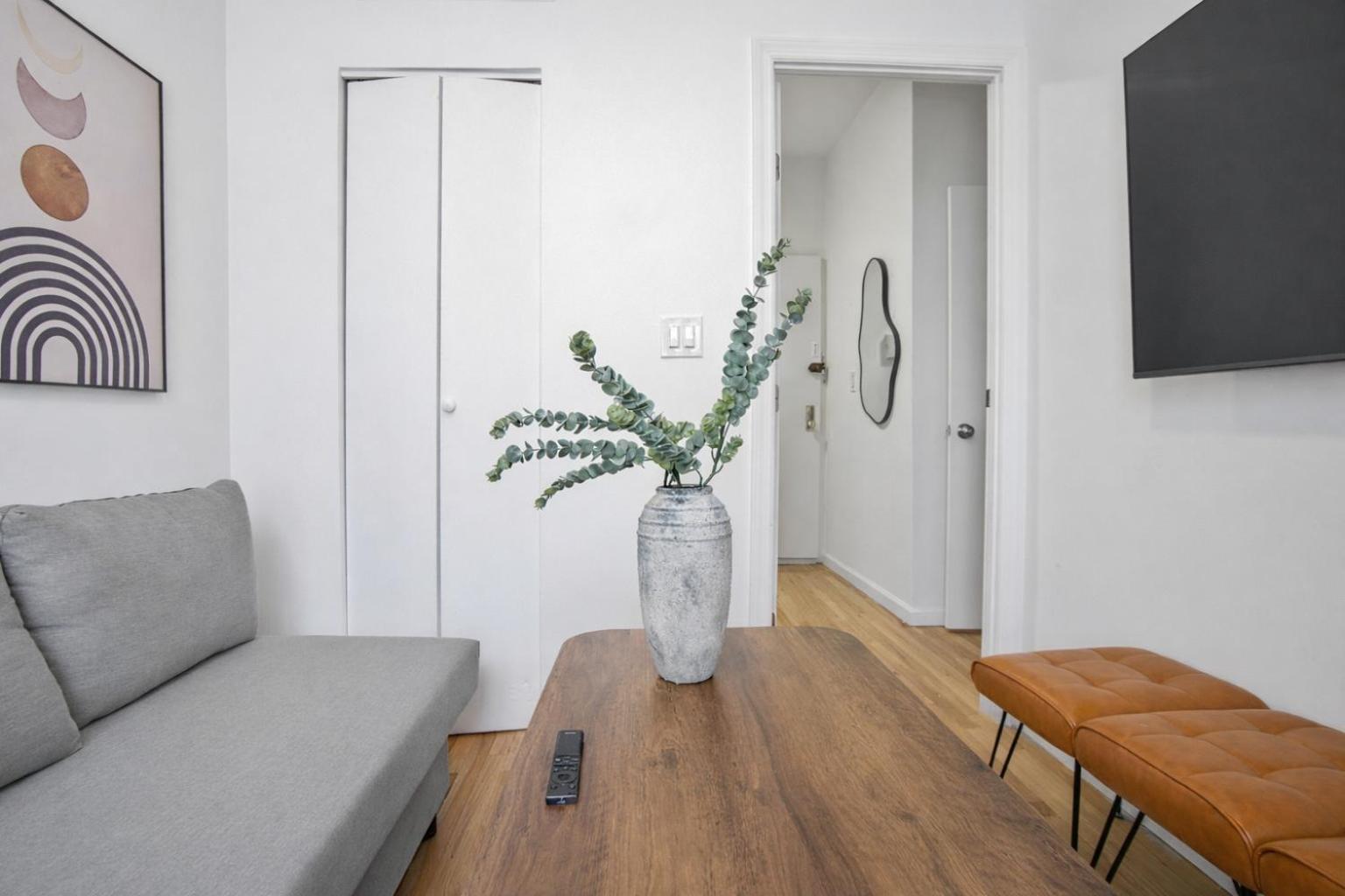 2 Bd Tranquil Unit Close To Park New York