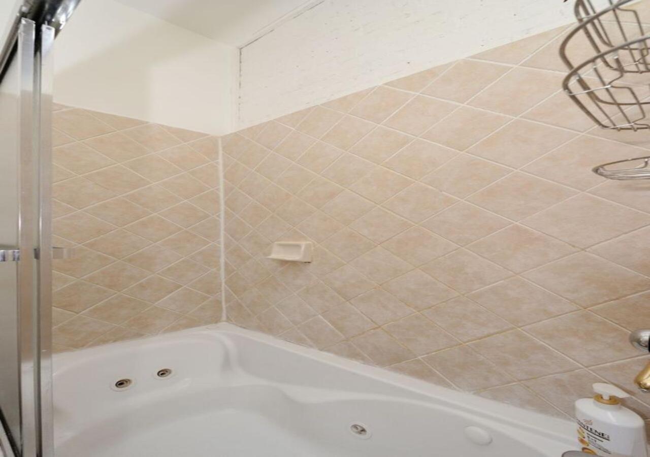 1br Gem! Close To Park!, June To Aug 90 Days Required Apartment *