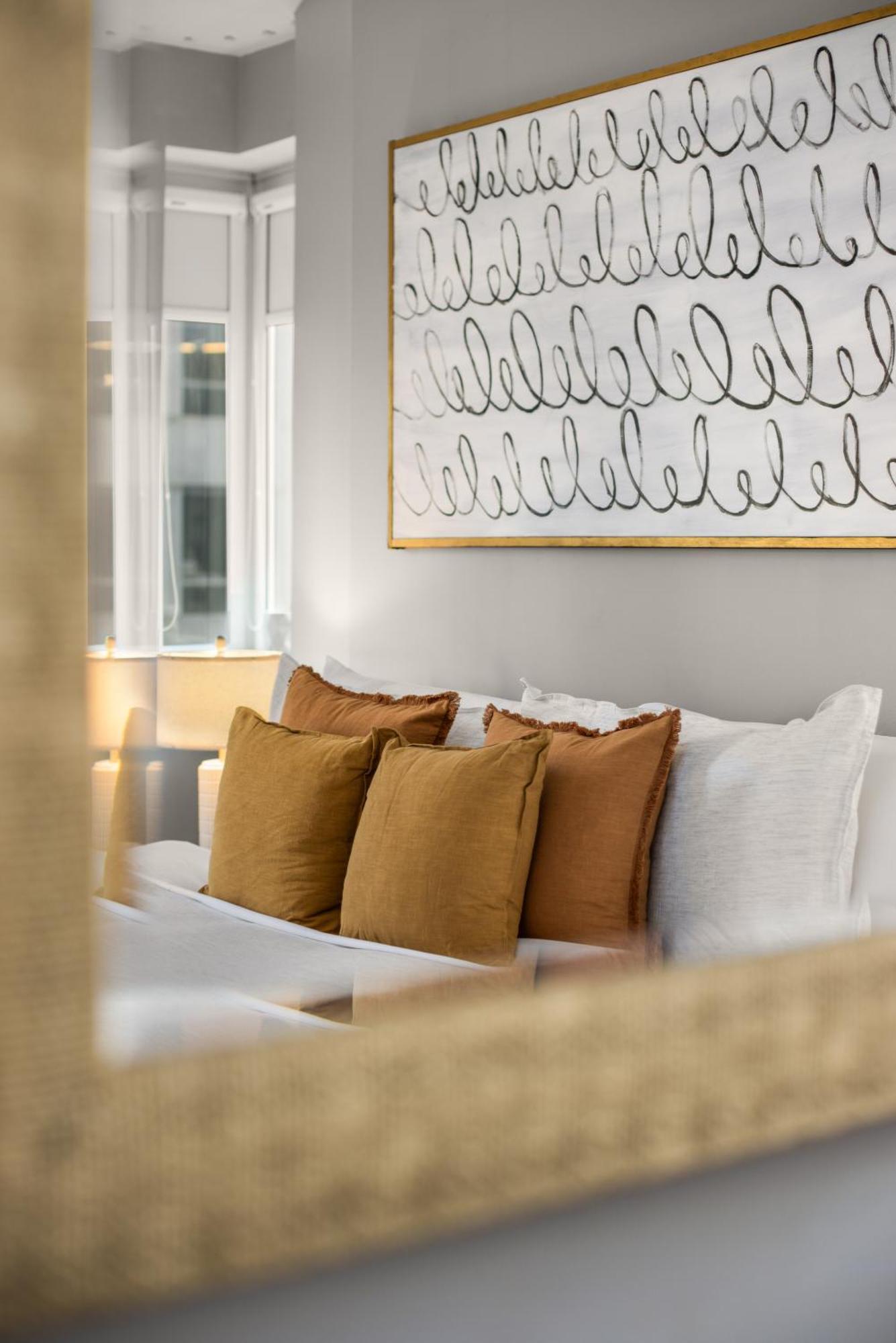 Chic Nyc Retreat Beside Broadway & Iconic Sights Apartment *