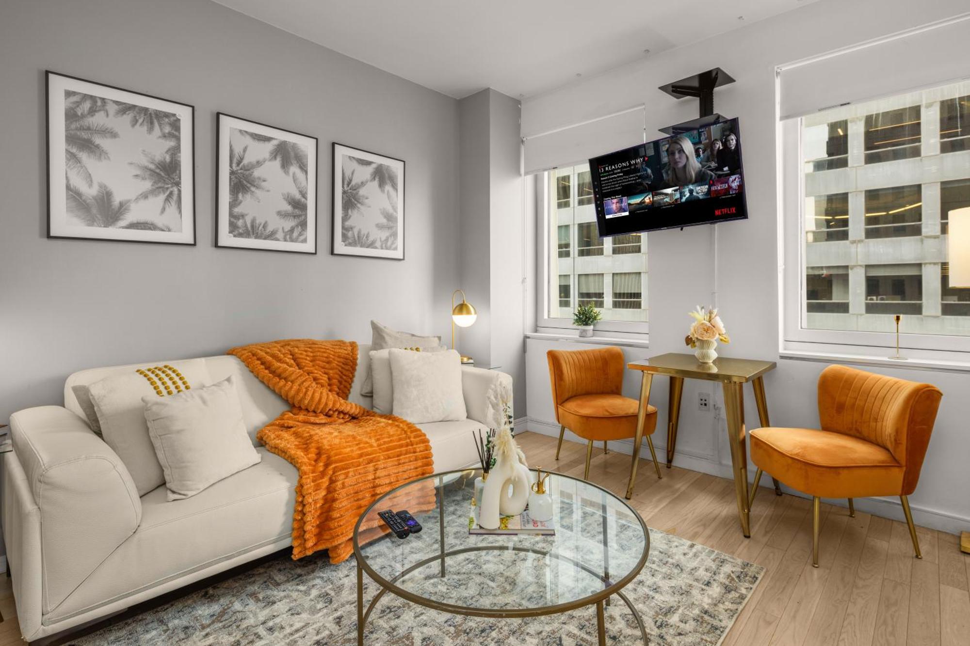 Chic Nyc Retreat Beside Broadway & Iconic Sights