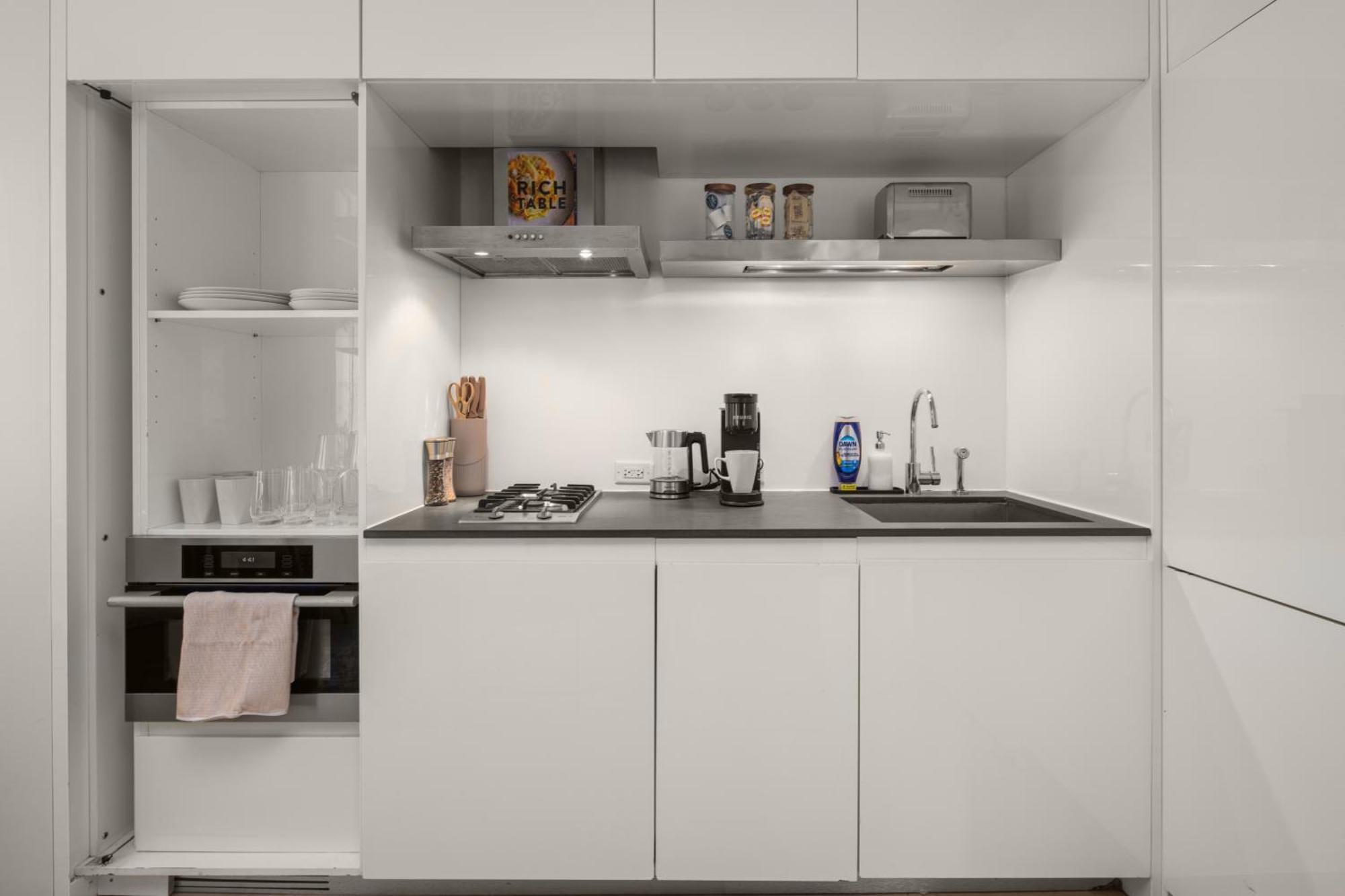 Chic Nyc Retreat Beside Broadway & Iconic Sights New York