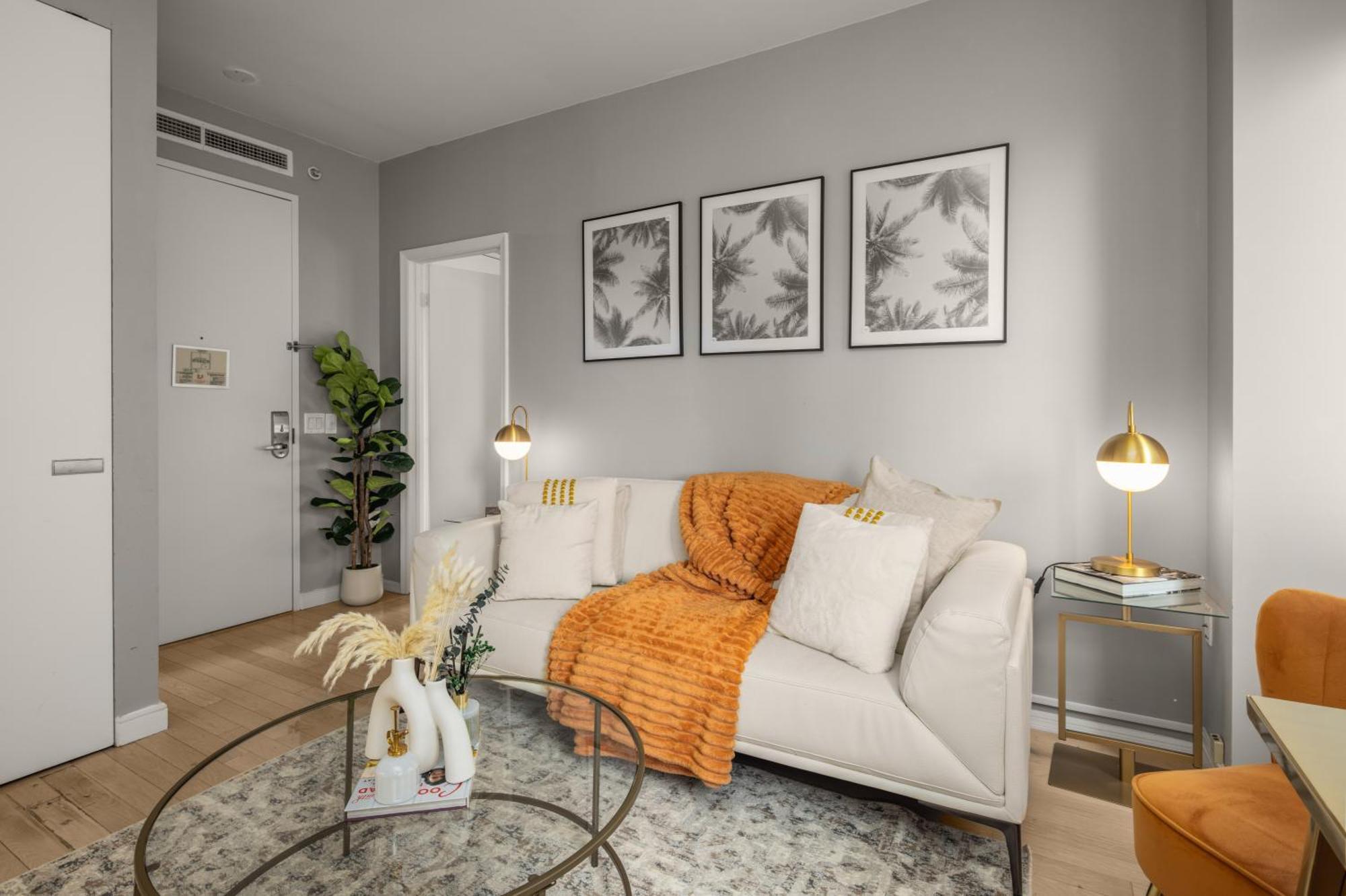 Chic Nyc Retreat Beside Broadway & Iconic Sights Apartment *