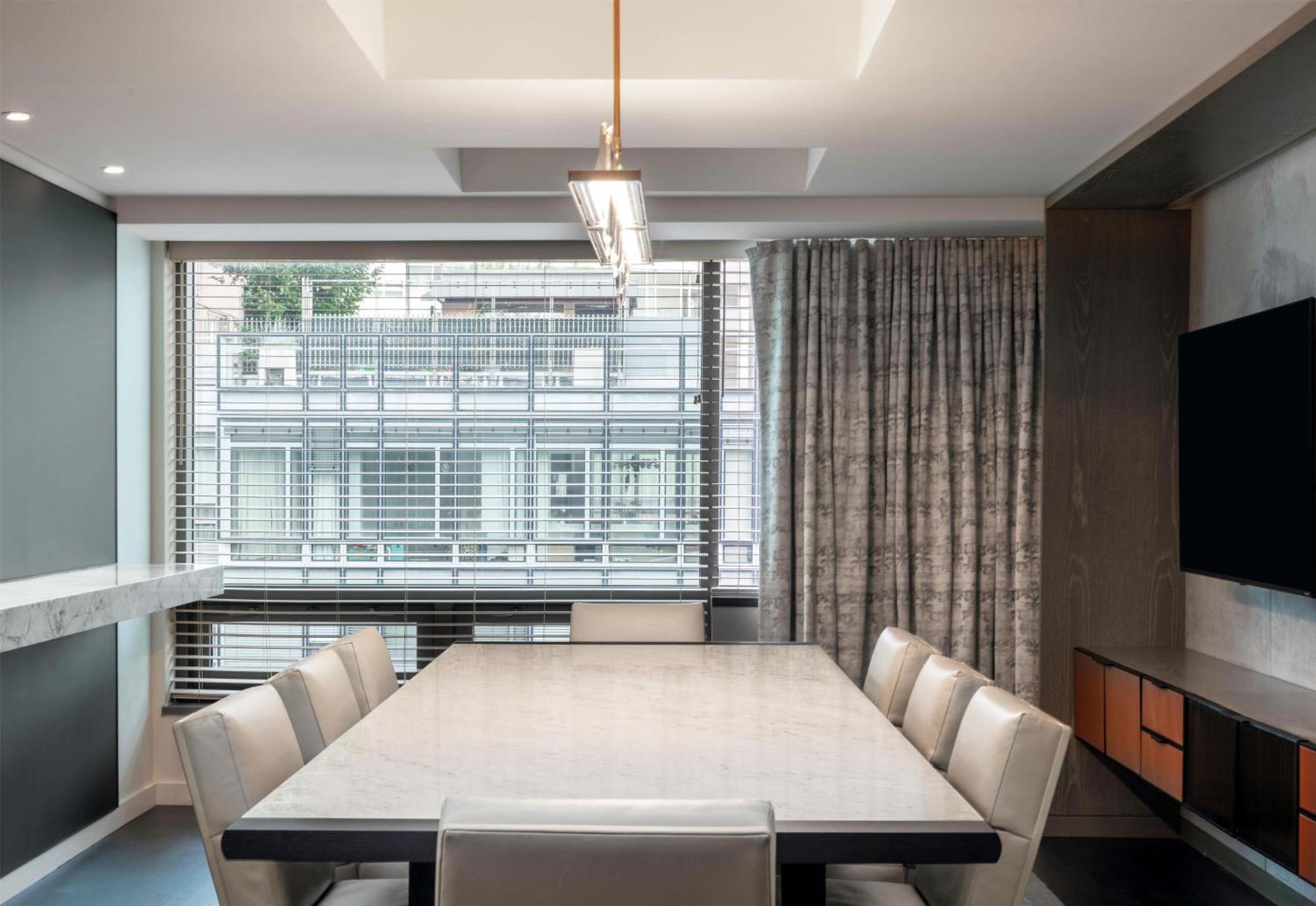 Hotel Conrad Downtown 5*