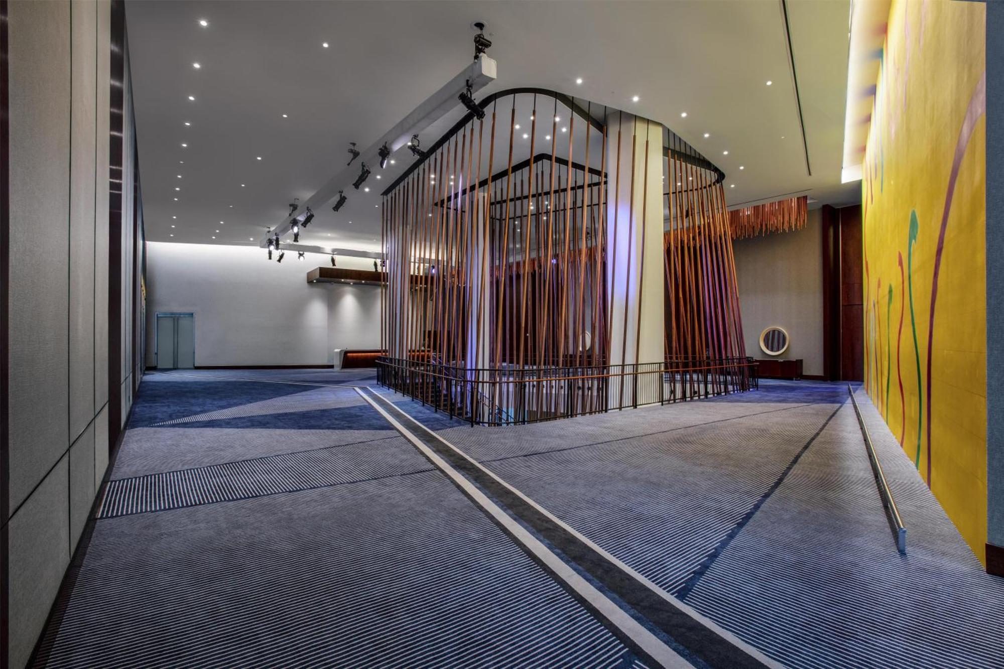 Conrad Downtown Hotel 5*