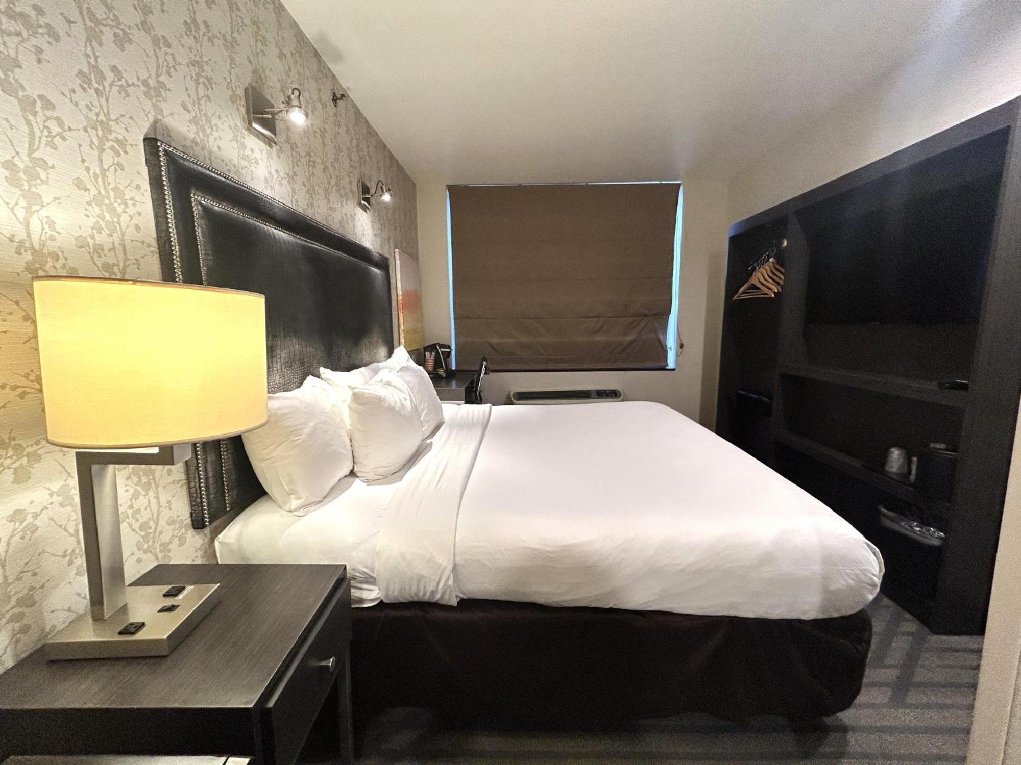 Times Square West Hotel, Bw Signature Collection 3*