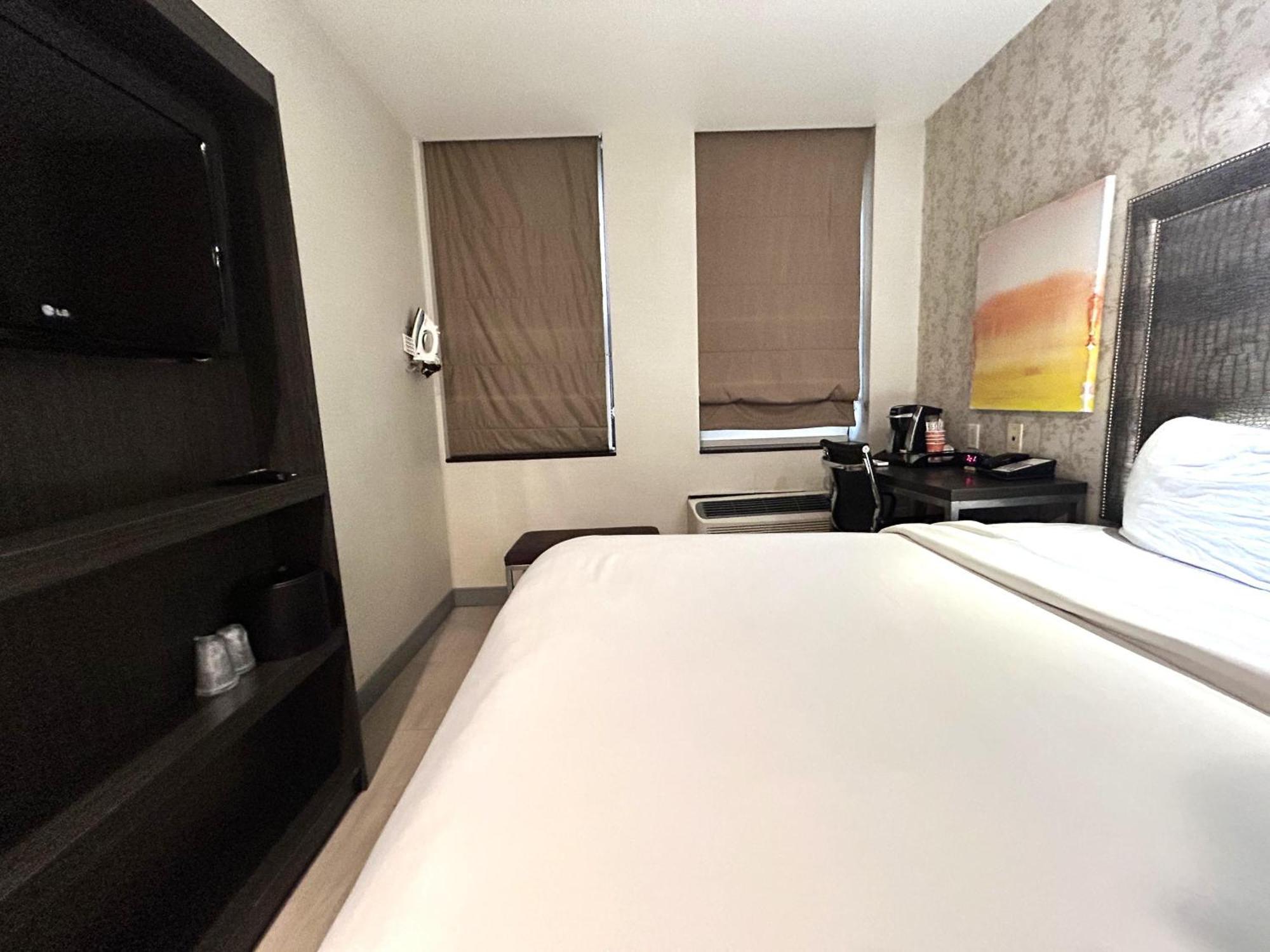 Times Square West Hotel, Bw Signature Collection Hotel