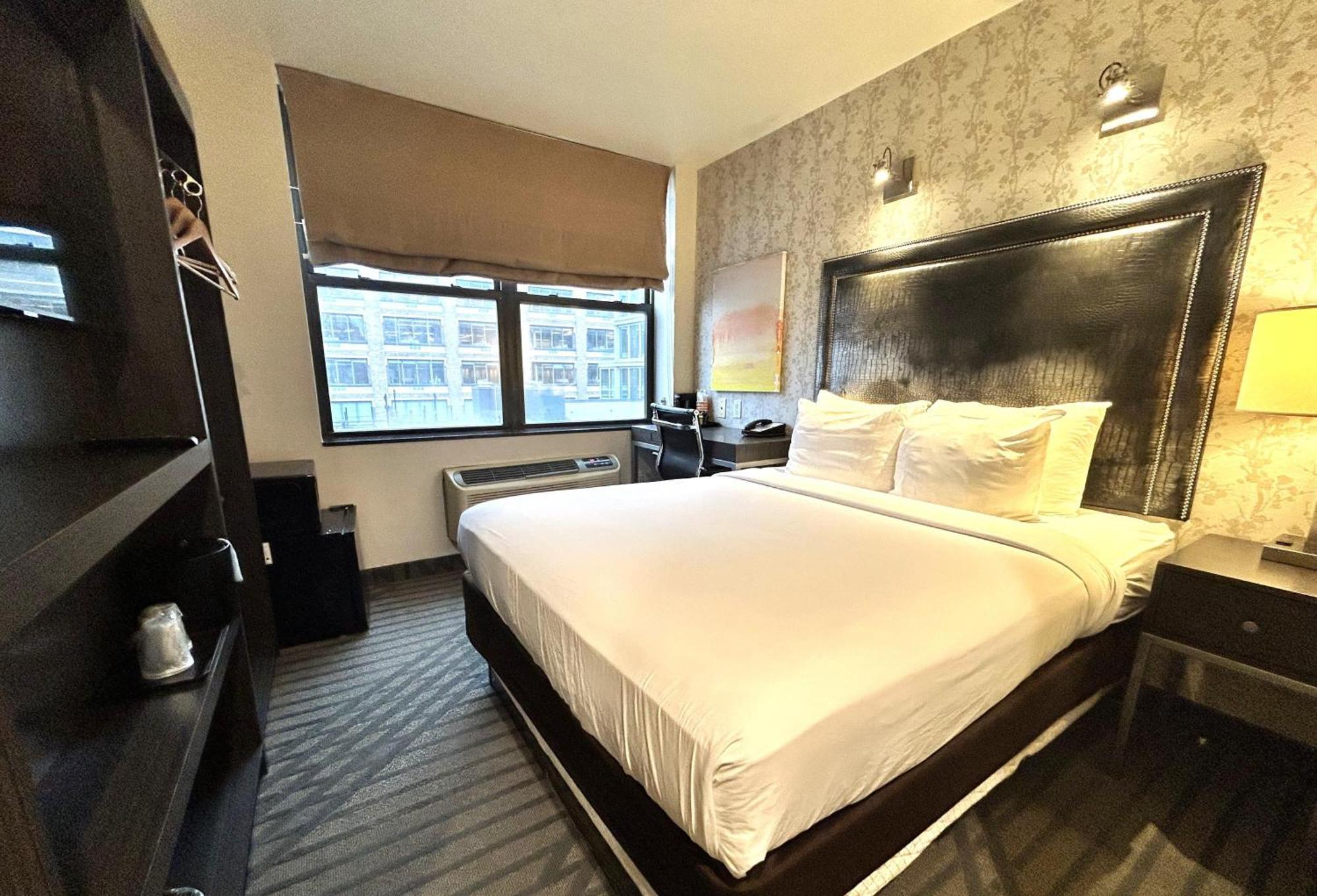 Times Square West Hotel, Bw Signature Collection 3* New York