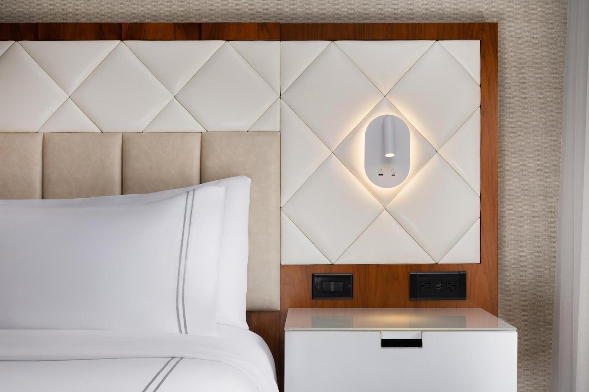 Even - Midtown East By Ihg Hotel 4*
