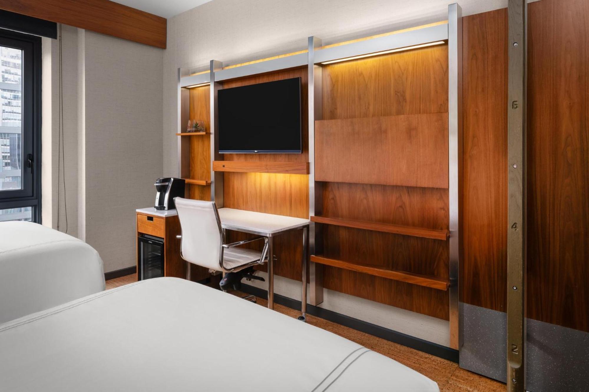 Even - Midtown East By Ihg Hotel 4*