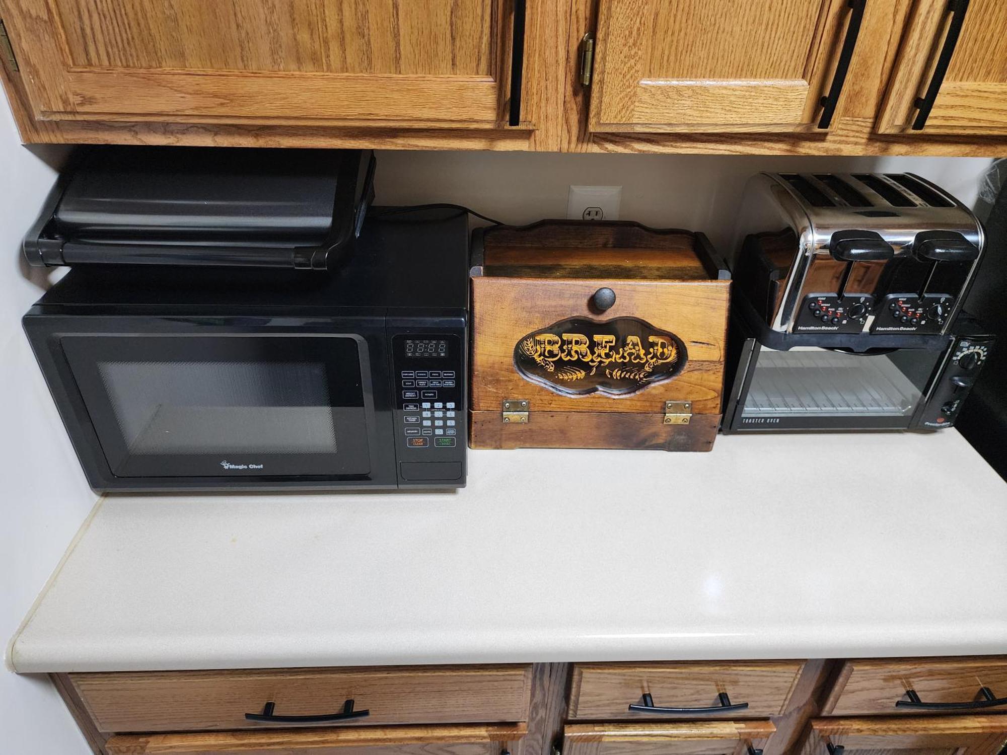 Two-bedroom Serviced Apartment: High-speed Wi-fi & Bi-monthly Housekeeping Apartment New York