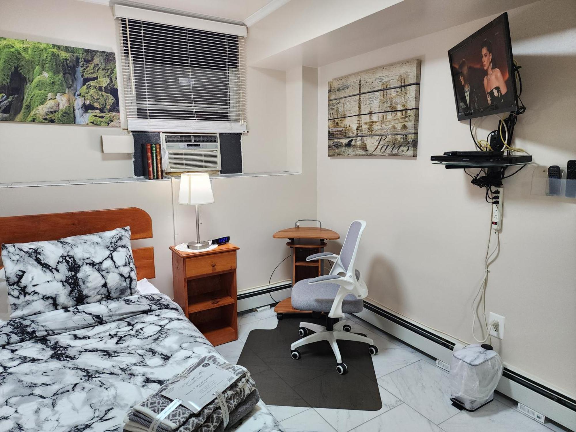 Two-bedroom Serviced Apartment: High-speed Wi-fi & Bi-monthly Housekeeping