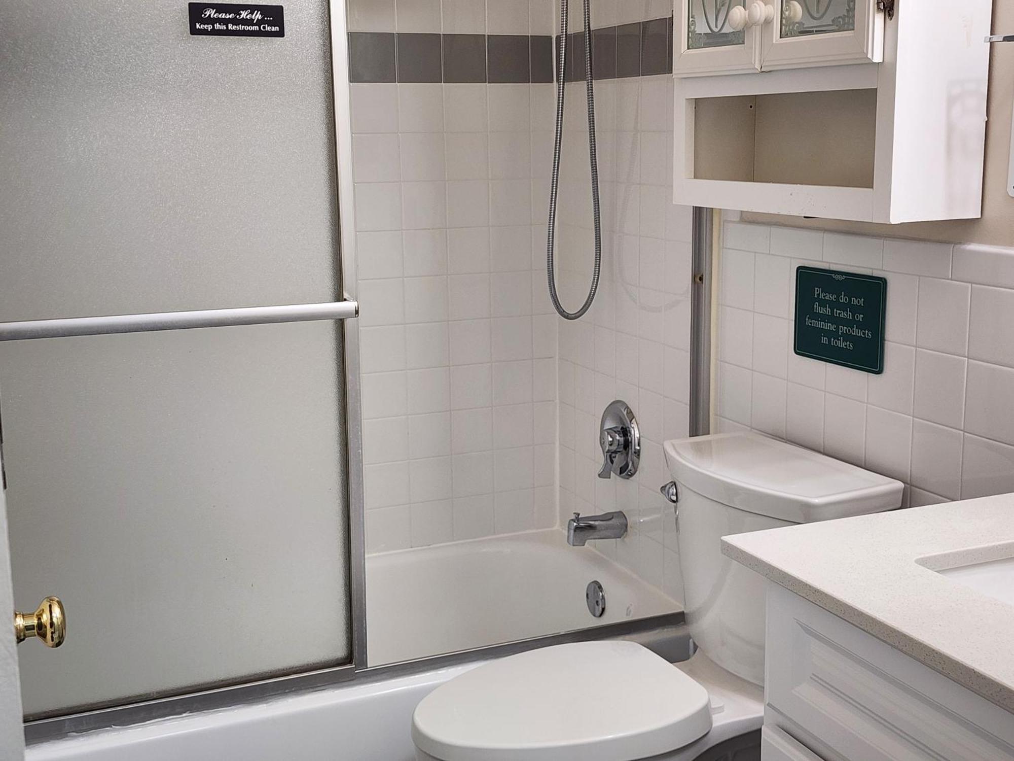 Two-bedroom Serviced Apartment: High-speed Wi-fi & Bi-monthly Housekeeping New York