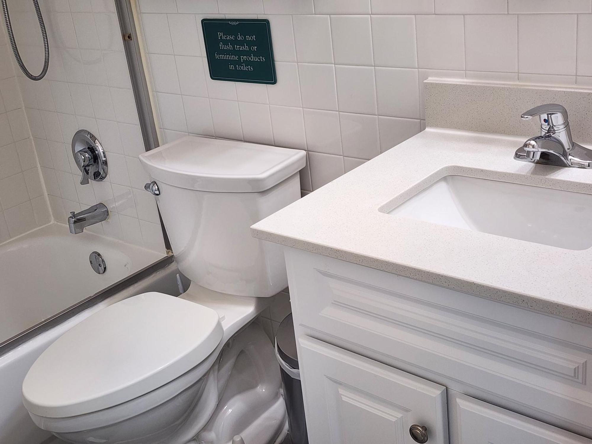 Booking.com Exxlusive: Fully Furnished One Bedroom Entire With Full Size Bed. For One Person Or Couple, Soulmate Positive Friendship Apartment