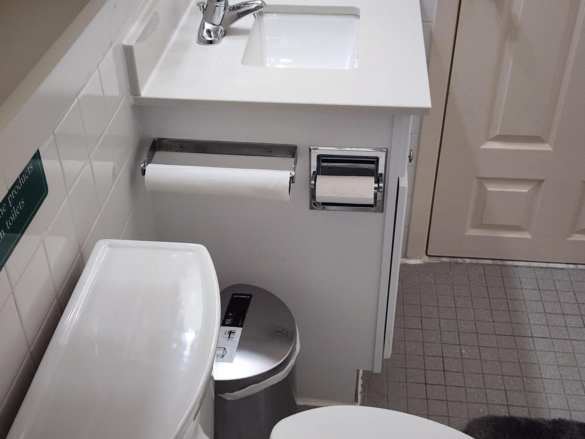 Booking.com Exxlusive: Fully Furnished One Bedroom Entire With Full Size Bed. For One Person Or Couple, Soulmate Positive Friendship New York