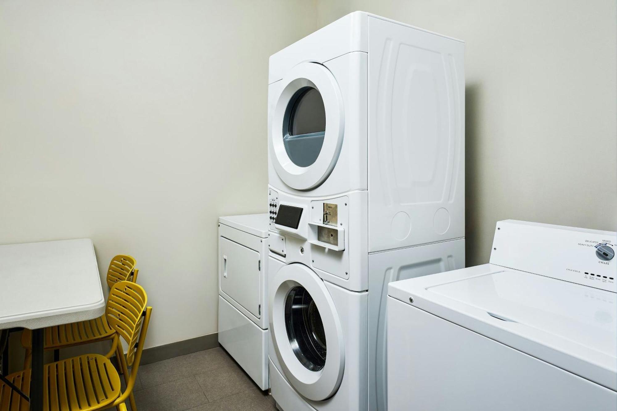 By Marriott Queens 3* New York