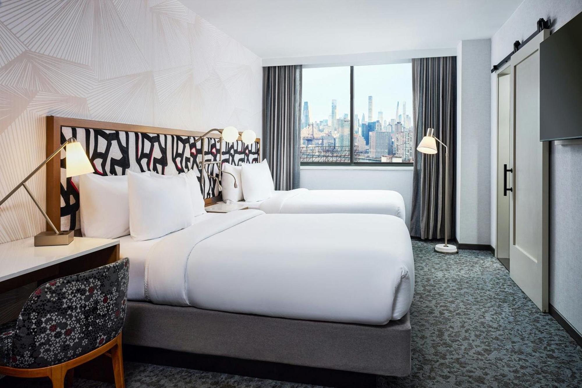 Springhill By Marriott Queens Hotel 3*