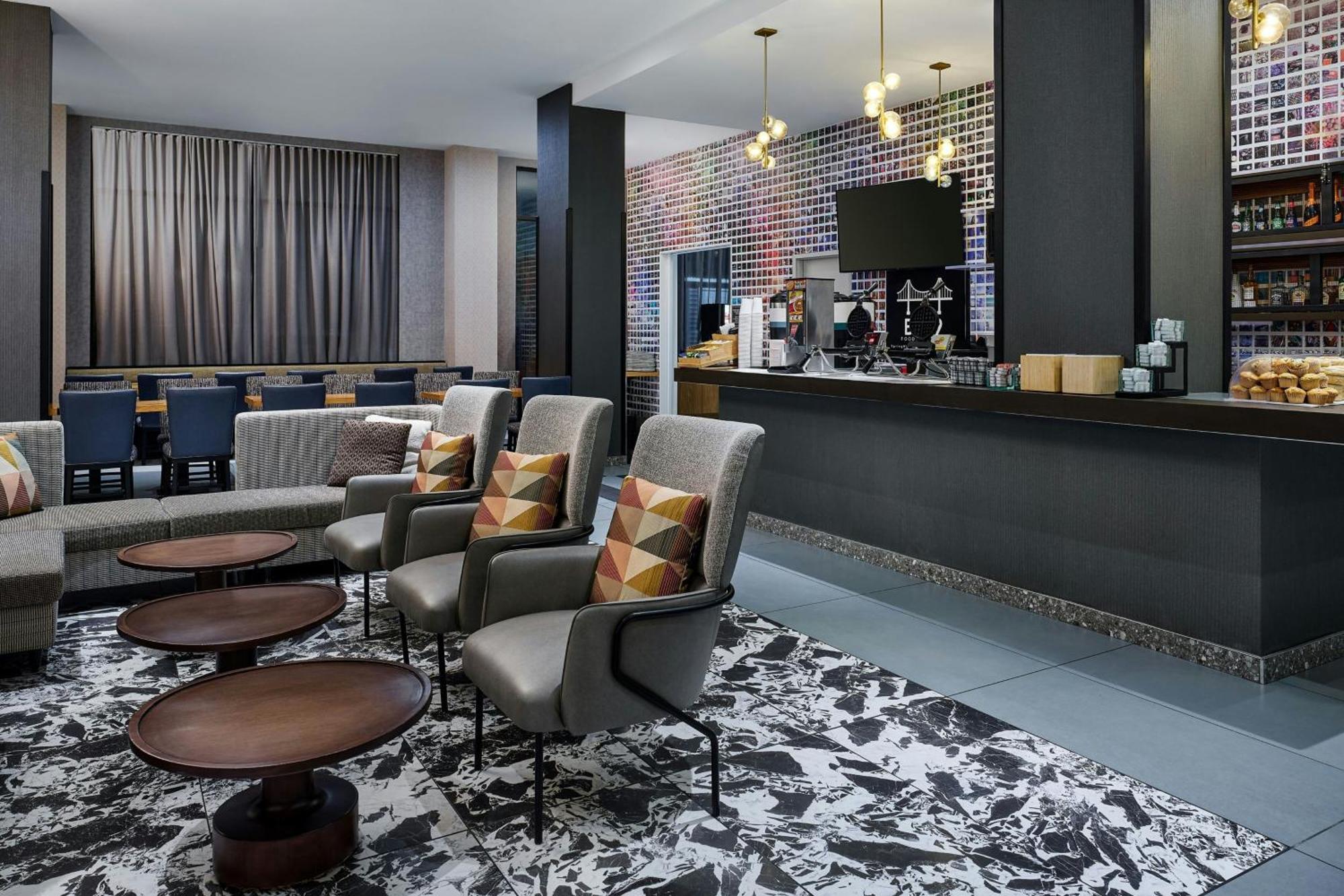 Hotel Springhill By Marriott Queens