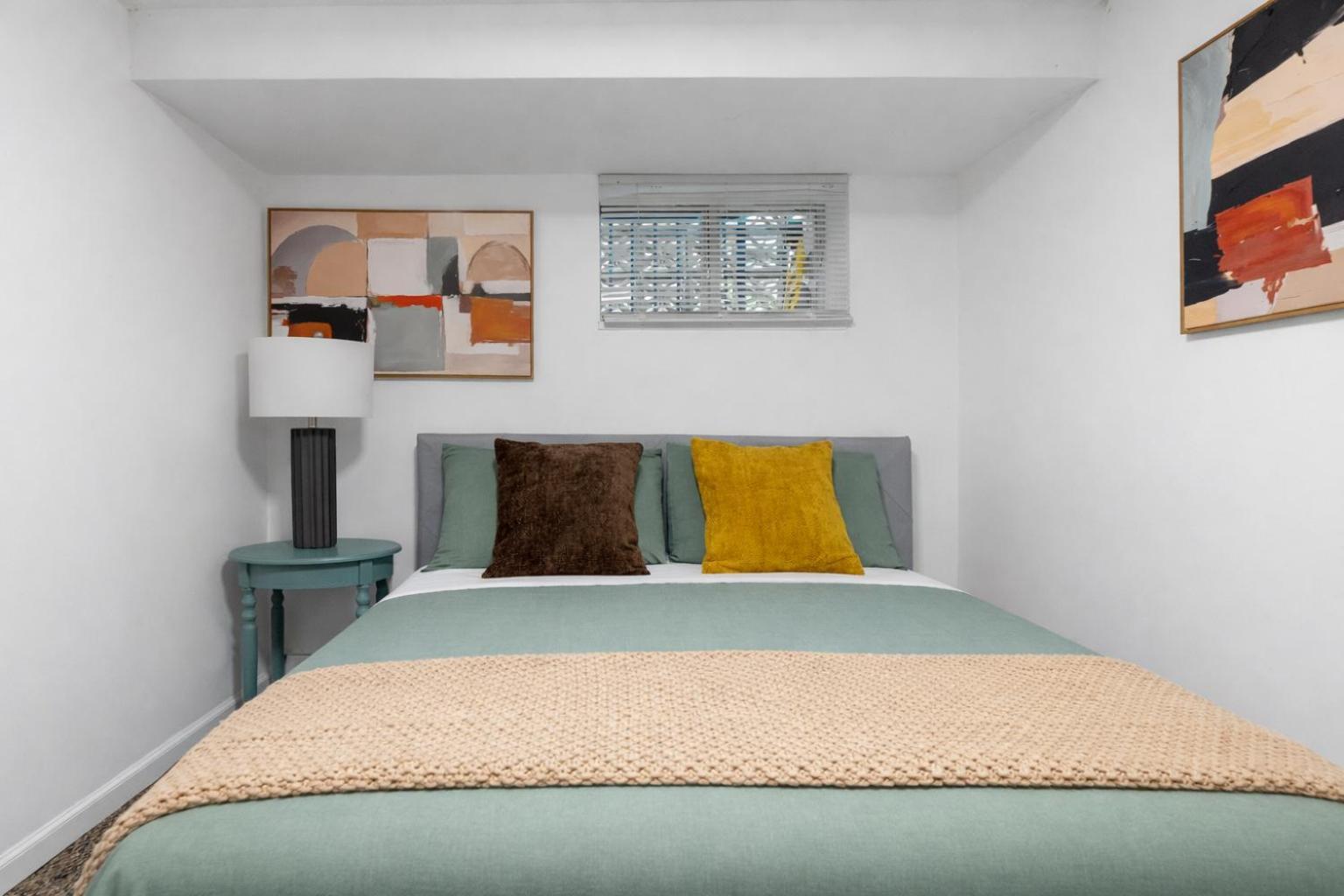 2 Bedroom Cozy Gem Manhattan Apartment New York