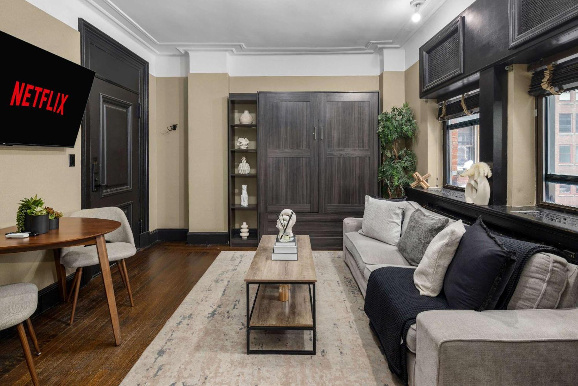 Nyc Walking Distance To Everywhere!