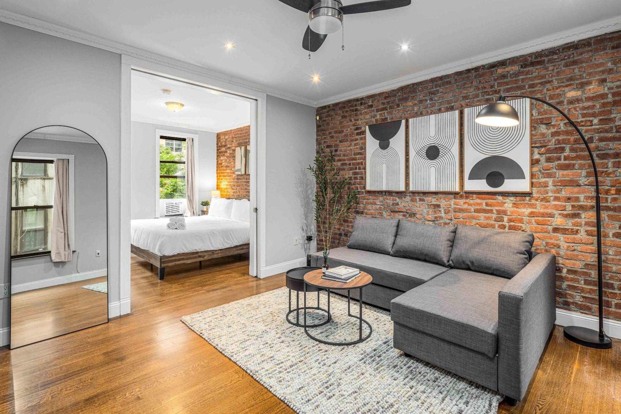 Modern Manhattan Retreat Near Park