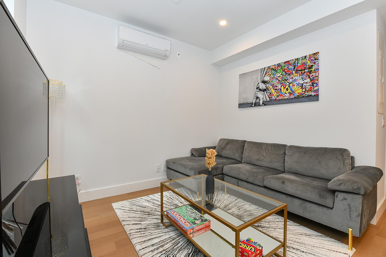 Sophisticated 3 Bedroom Duplex In The Heart Of Midtown Apartment