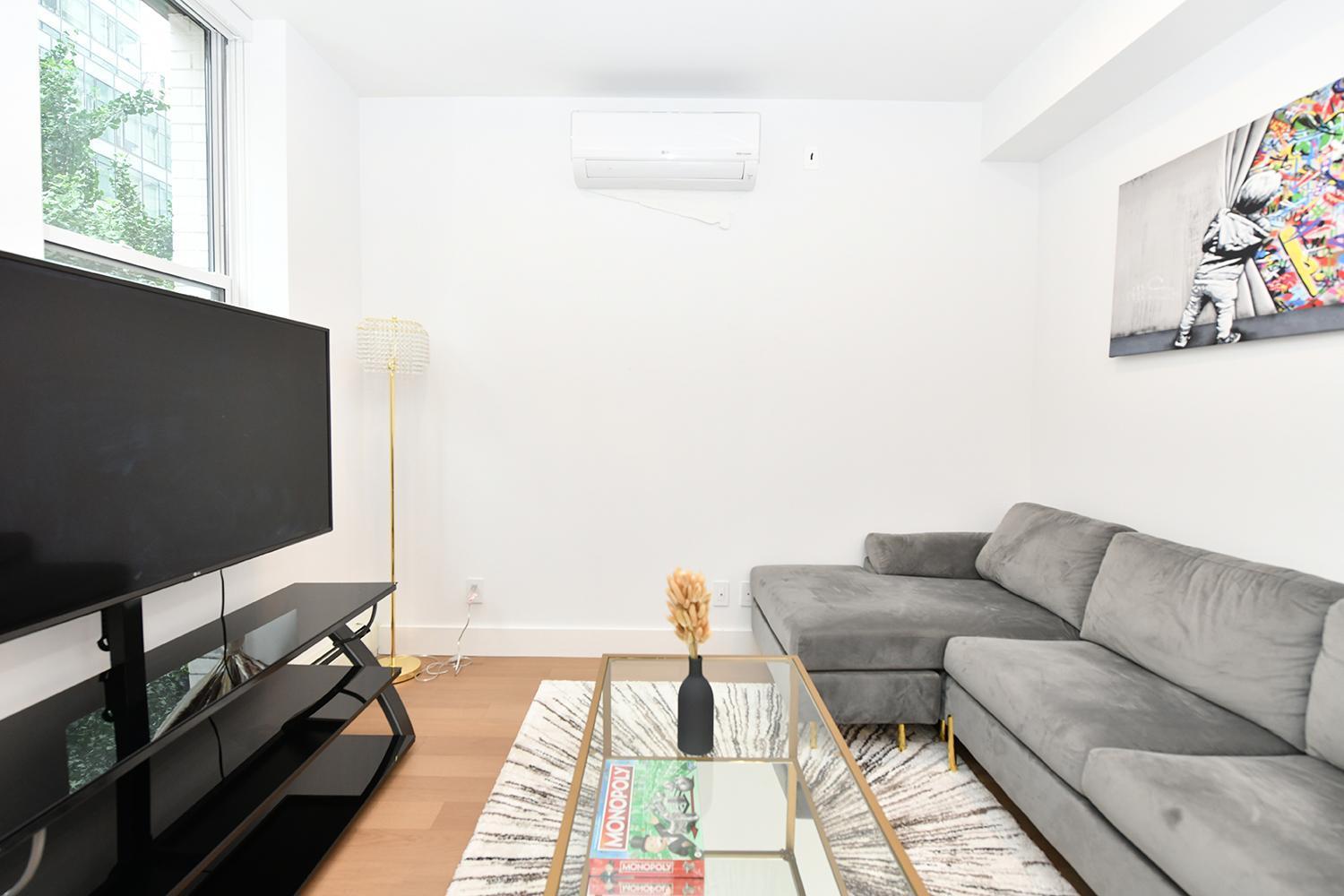 Sophisticated 3 Bedroom Duplex In The Heart Of Midtown *
