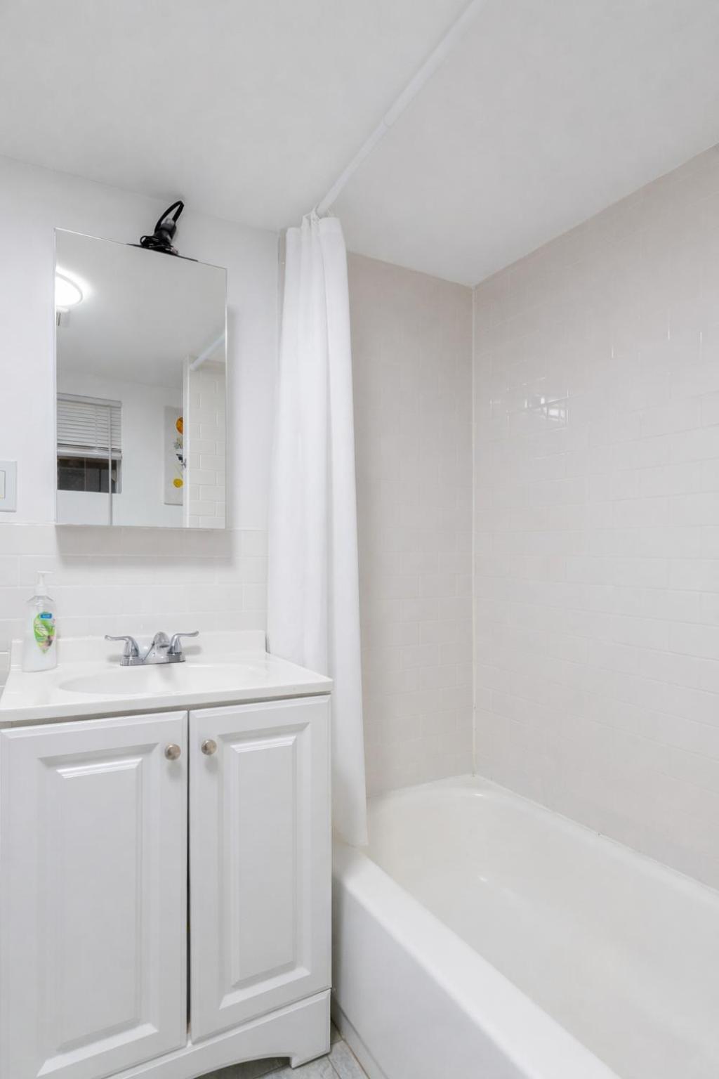 Apartment 2 Bedroom Cozy Gem Manhattan *