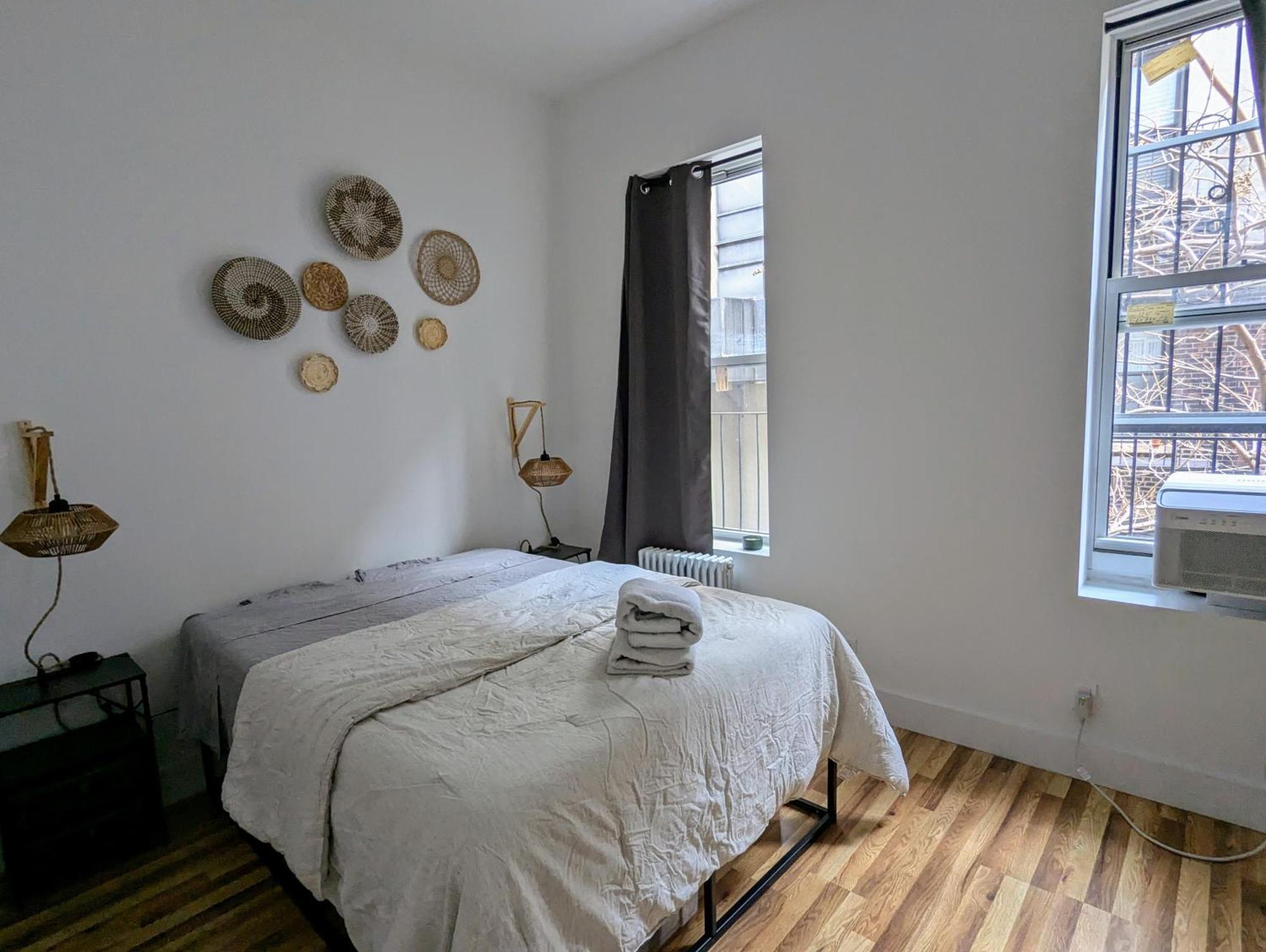 Chic East Village Sanctuary - Steps From The Dining & Nightlife! Apartment *