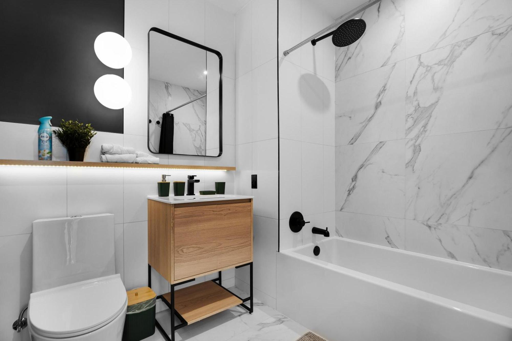 Stylish Brooklyn Retreat - Steps To G Train