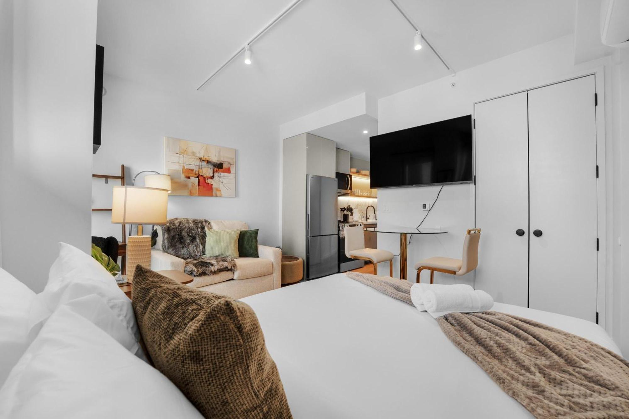 Stylish Brooklyn Retreat - Steps To G Train Hotel