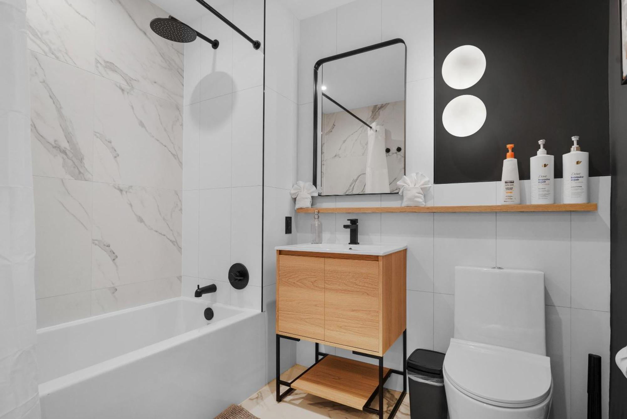 Stylish Brooklyn Retreat - Steps To G Train Hotel New York
