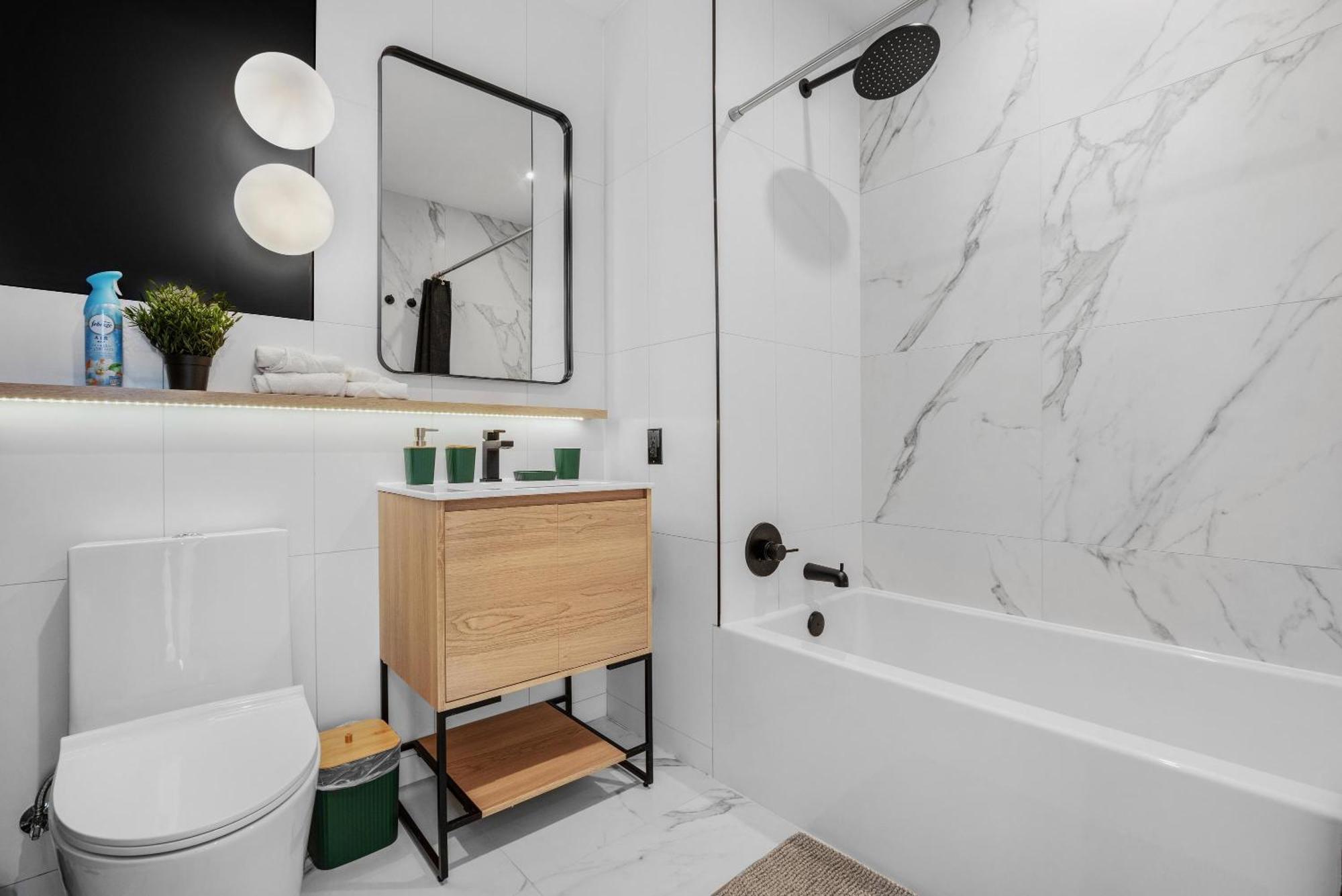 Stylish Brooklyn Retreat - Steps To G Train 5*