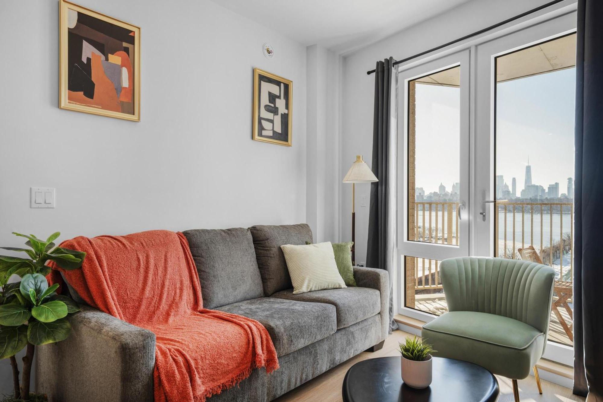 Stylish Brooklyn Retreat - Steps To G Train Hotel 5*
