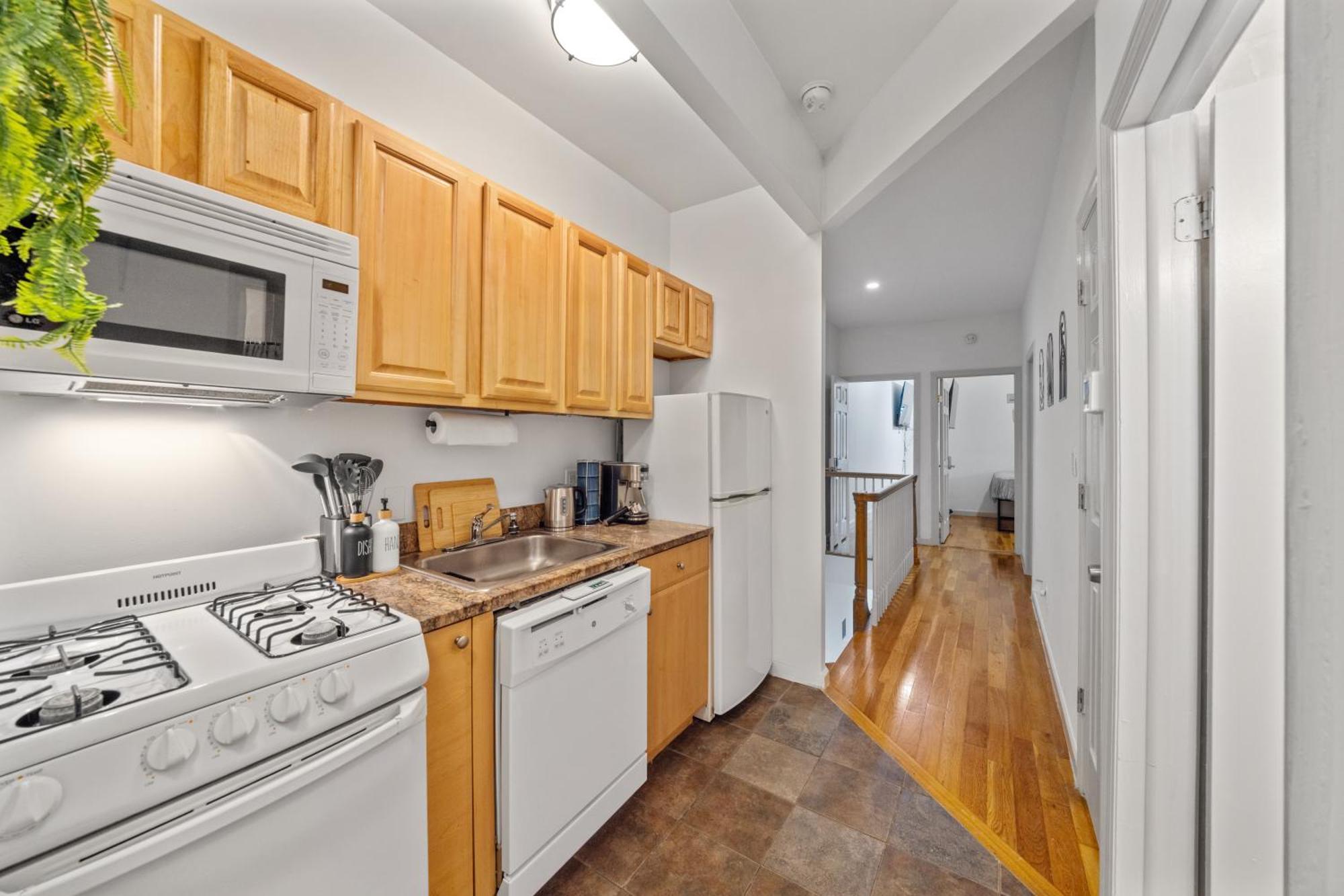 Guest house Double With Shared Bathroom In Times Square *