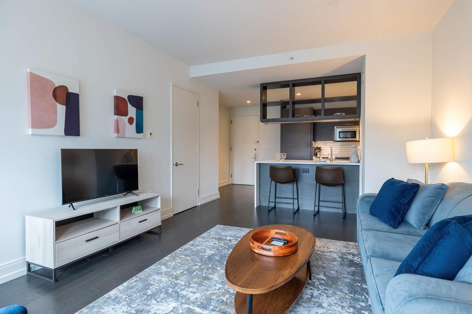 Luxury With Gym & Pool Apartment *