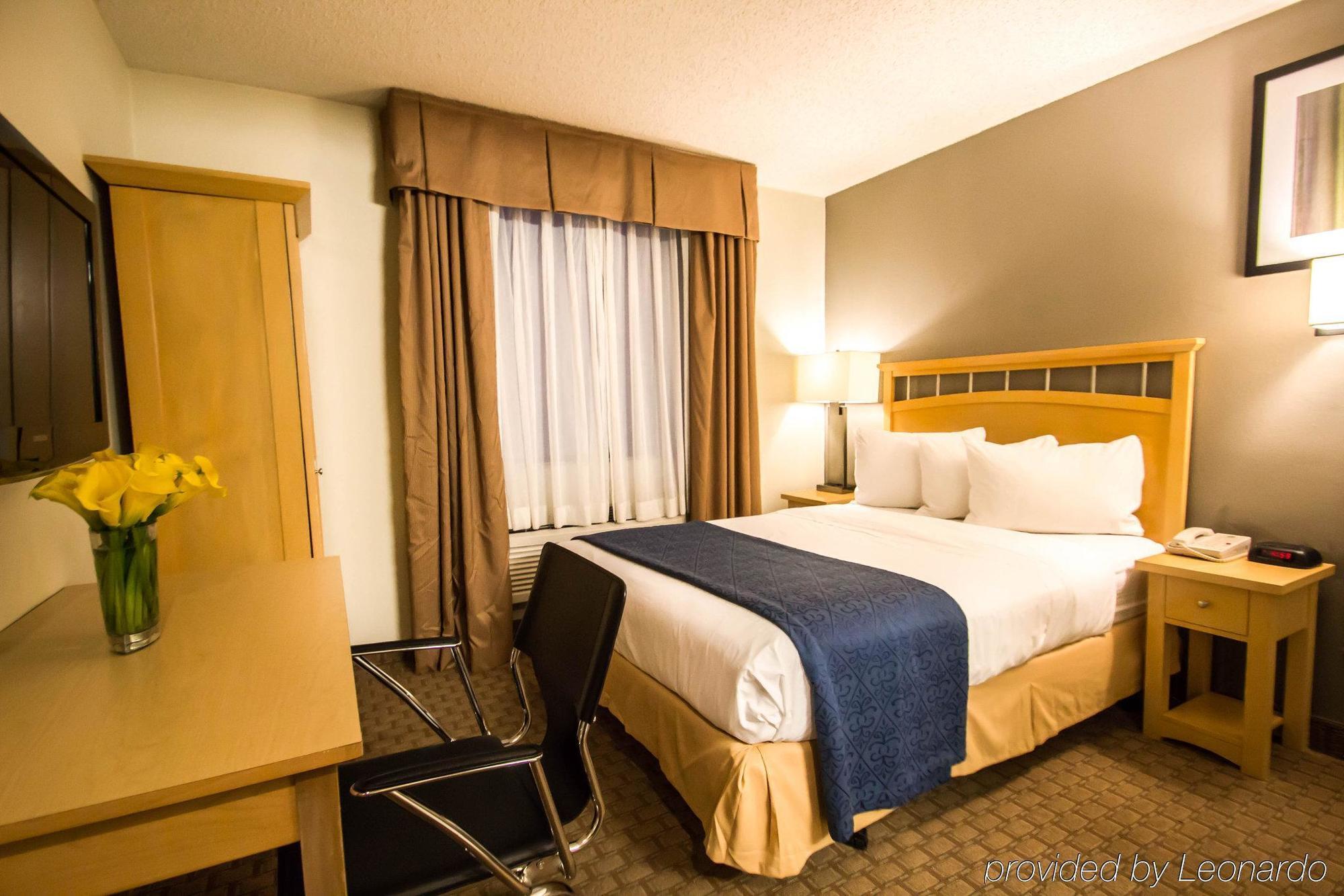 Hudson River Hotel 3*