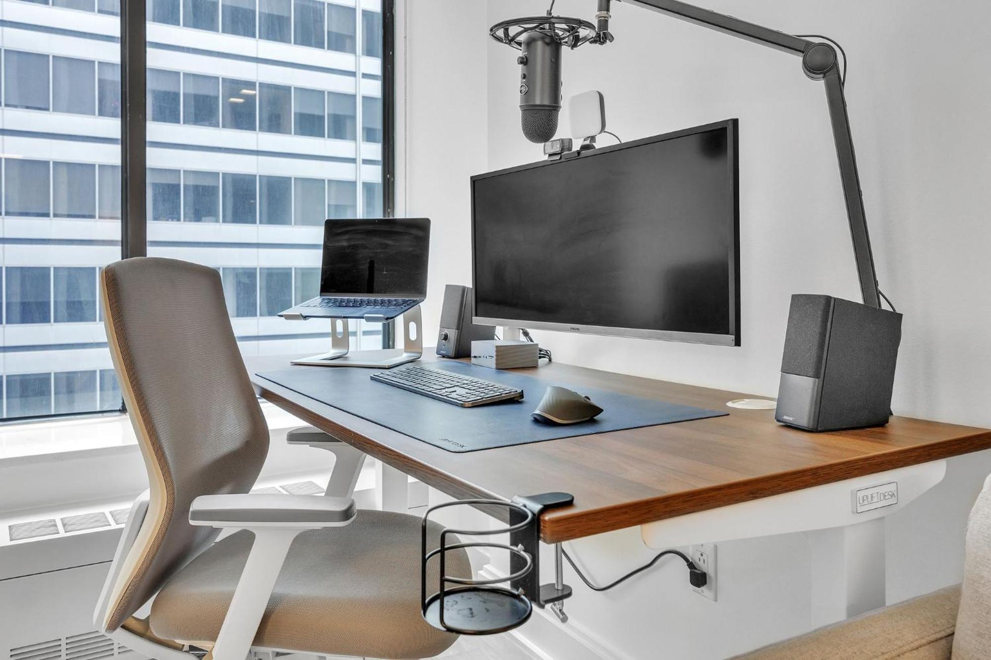 Fidi 1 Bedroom W Work Setupby Anyplace - 11667