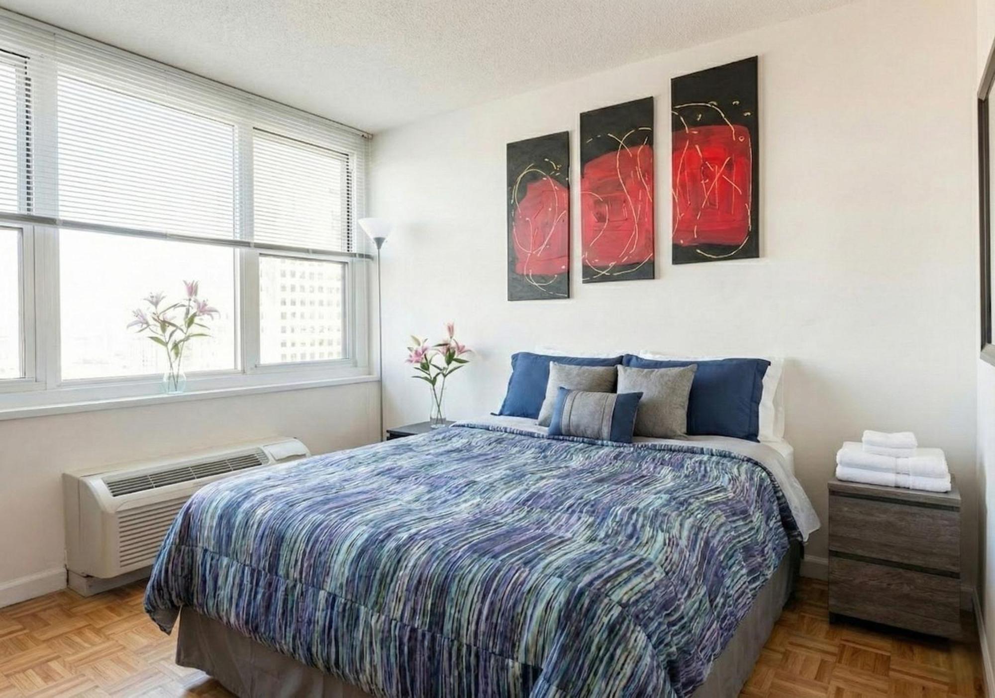 Skyline With Hudson Views Modern Battery Park Apartment